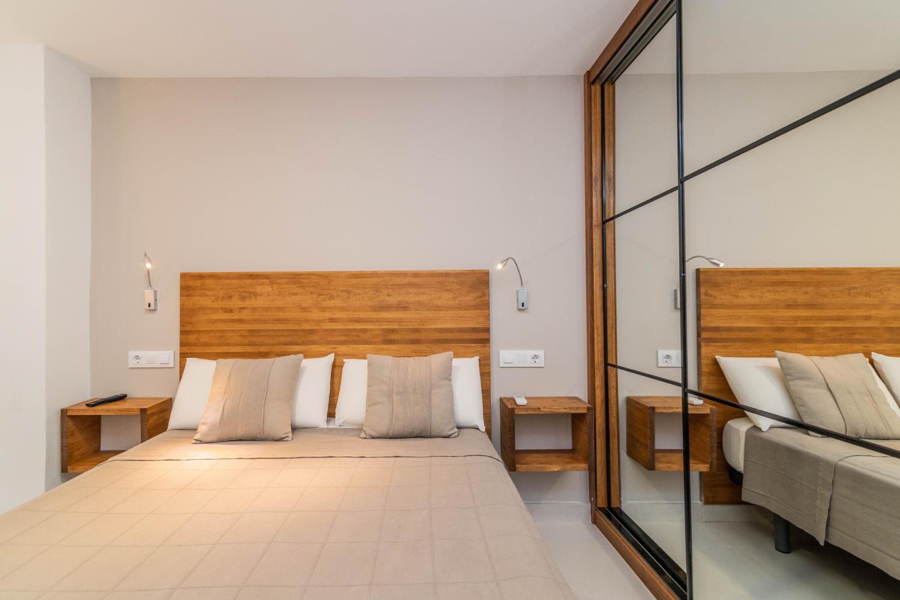Luxury Apartment Alcazaba by Nagoa Homes