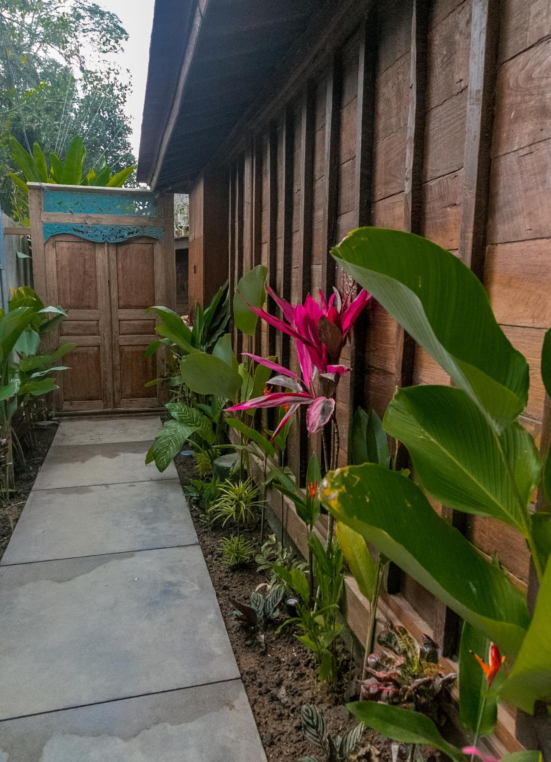 Benisari Batik Garden Cottage