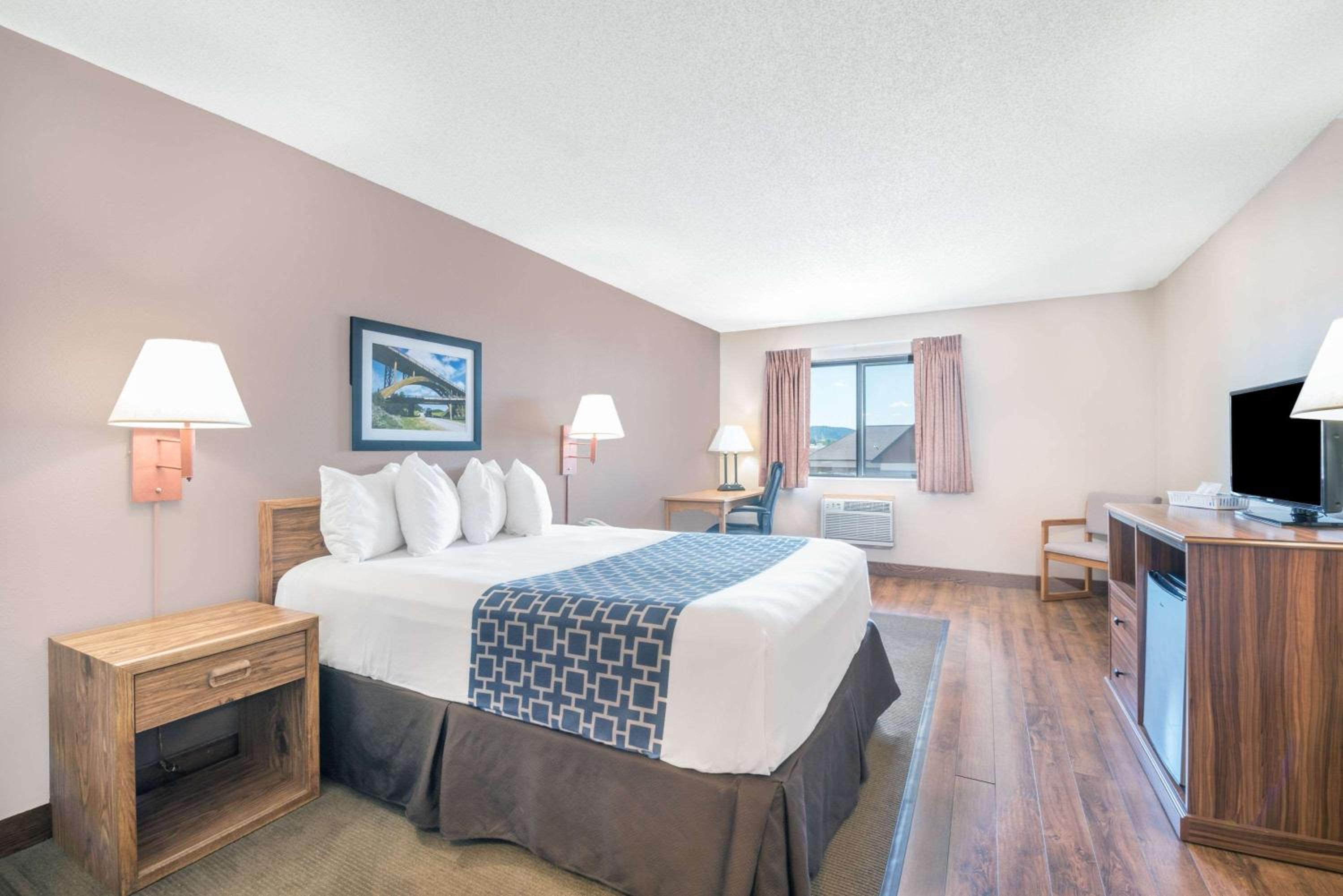 Days Inn by Wyndham Spearfish view 5
