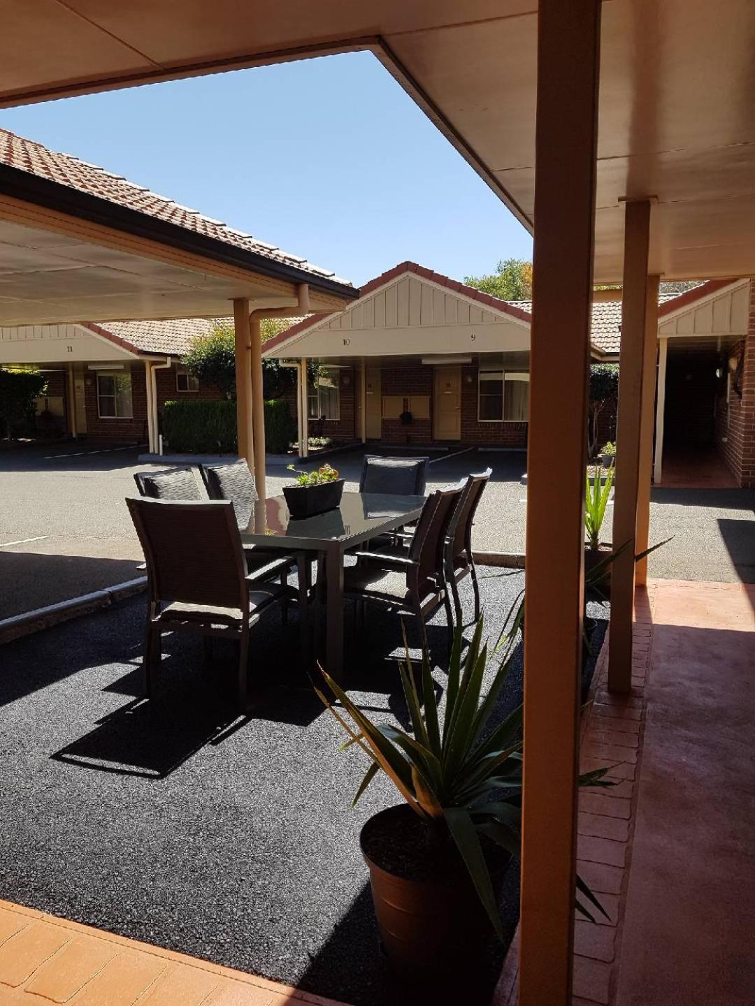 Cotswold Motor Inn