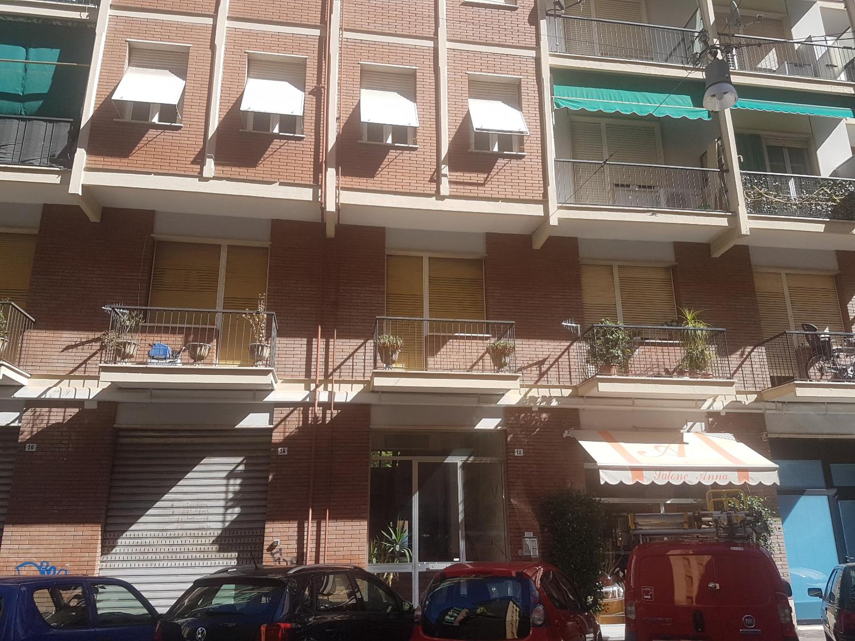 Hotel Parfumerie 5 Terre - Image 1