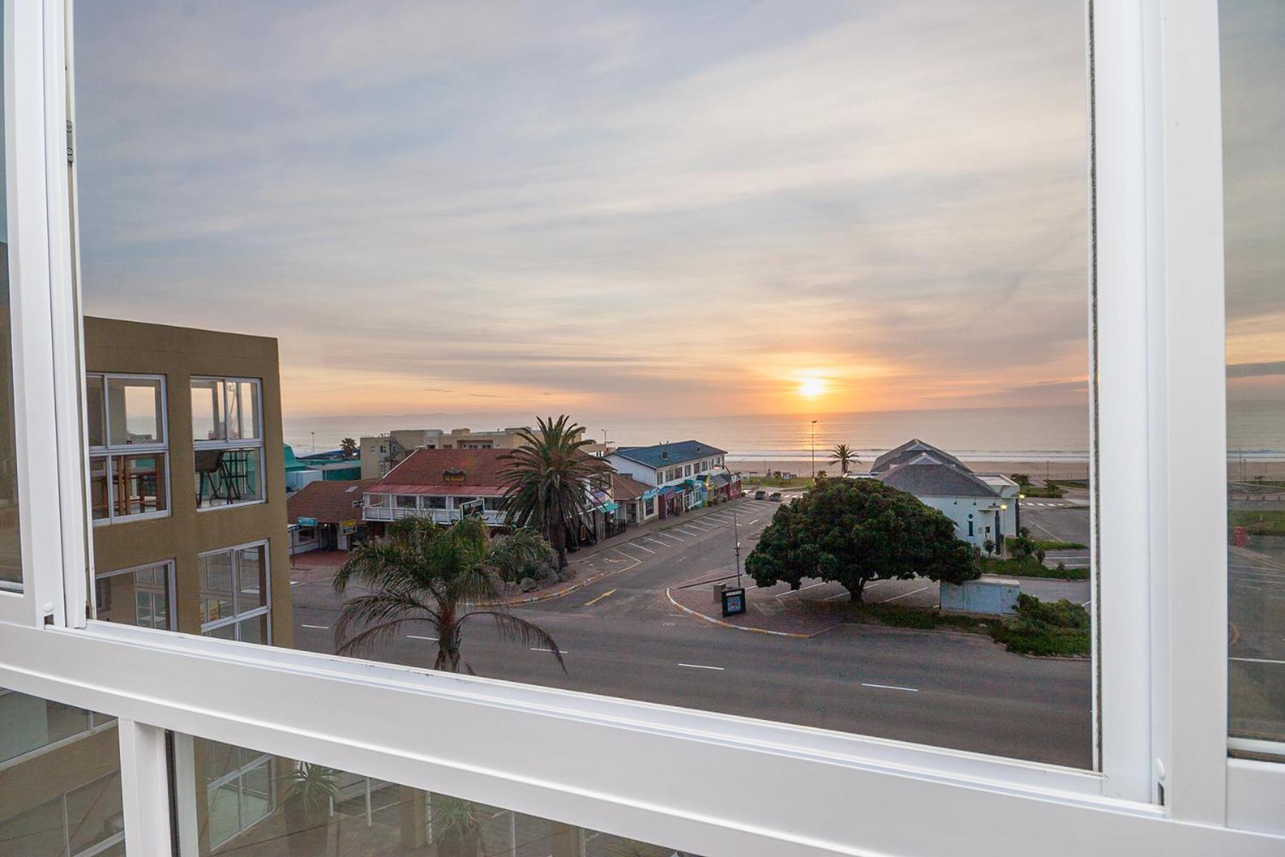 Main Beach Penthouse view 3