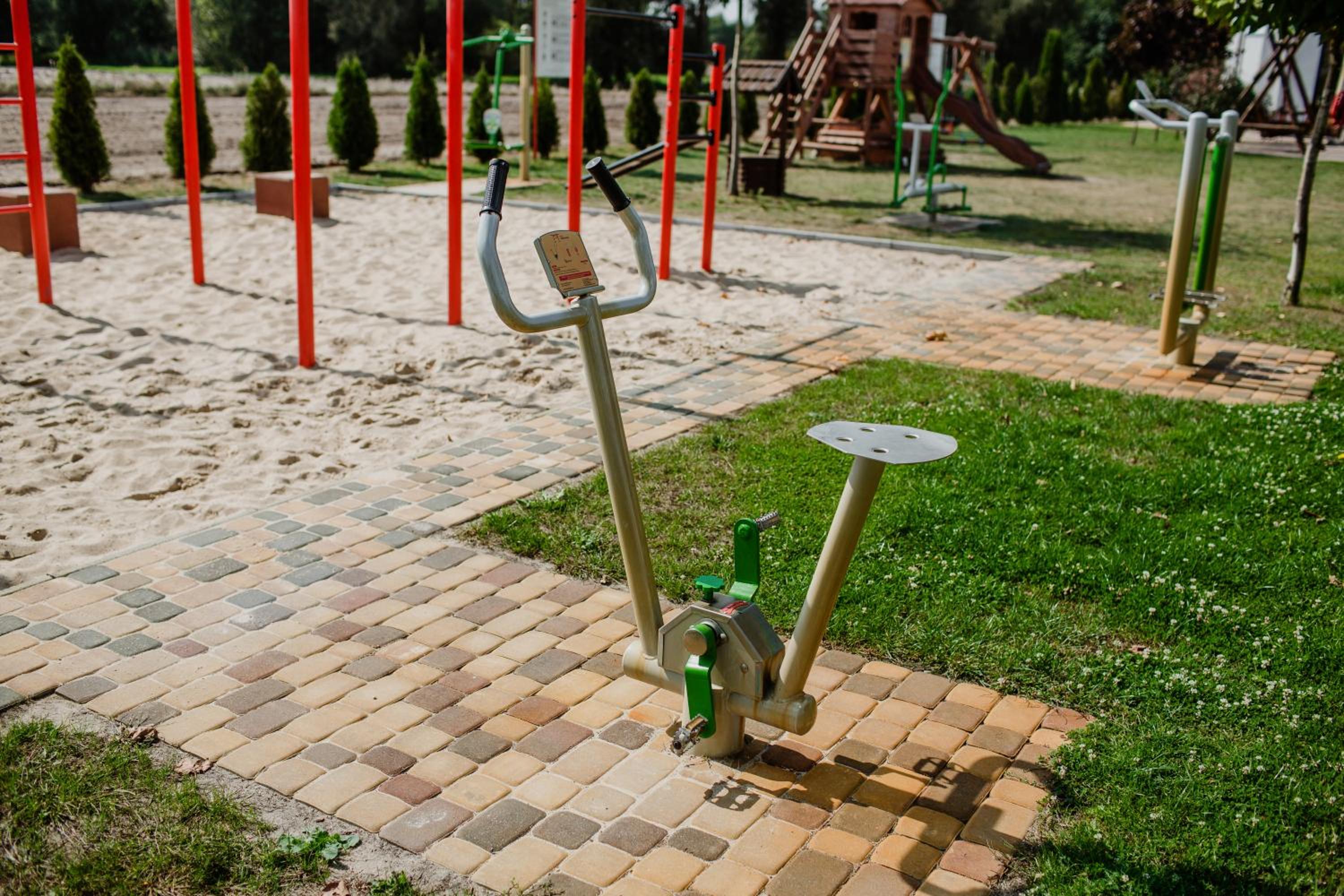 GOŚCINIEC ZACISZE - pokoje & restauracja blisko A2 Dąbie - Uniejów