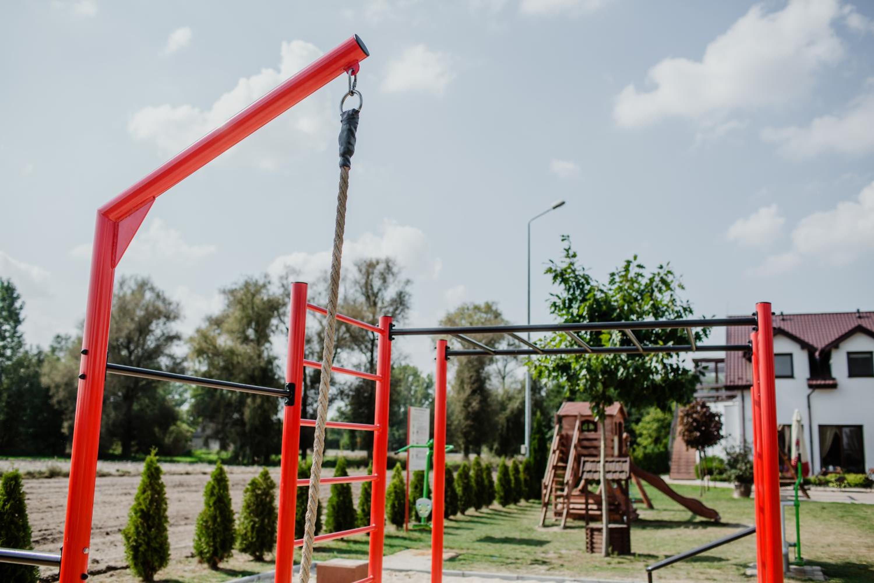 GOŚCINIEC ZACISZE - pokoje & restauracja blisko A2 Dąbie - Uniejów