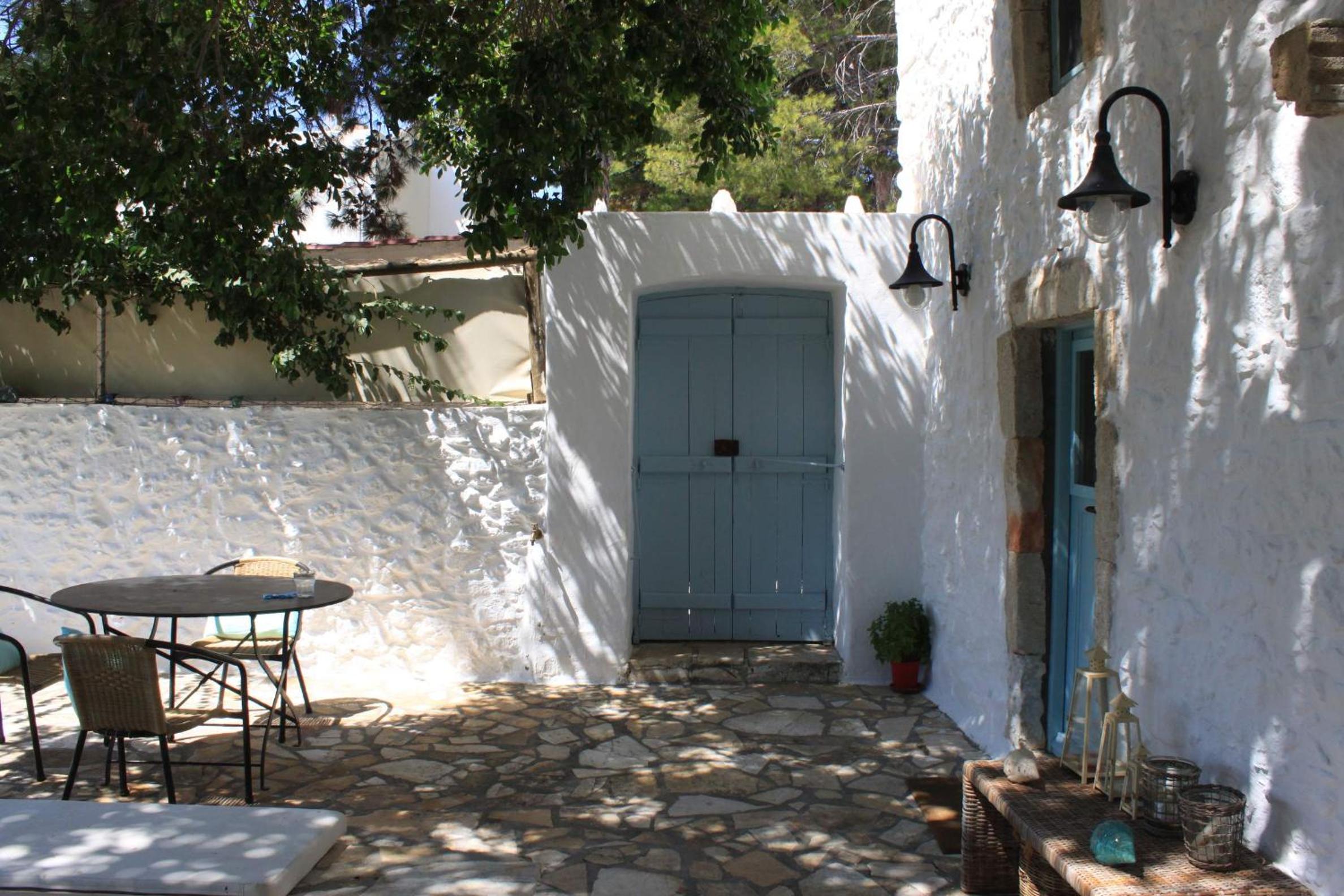 Charming Leros Hideaway | Serenity & Privacy view 2
