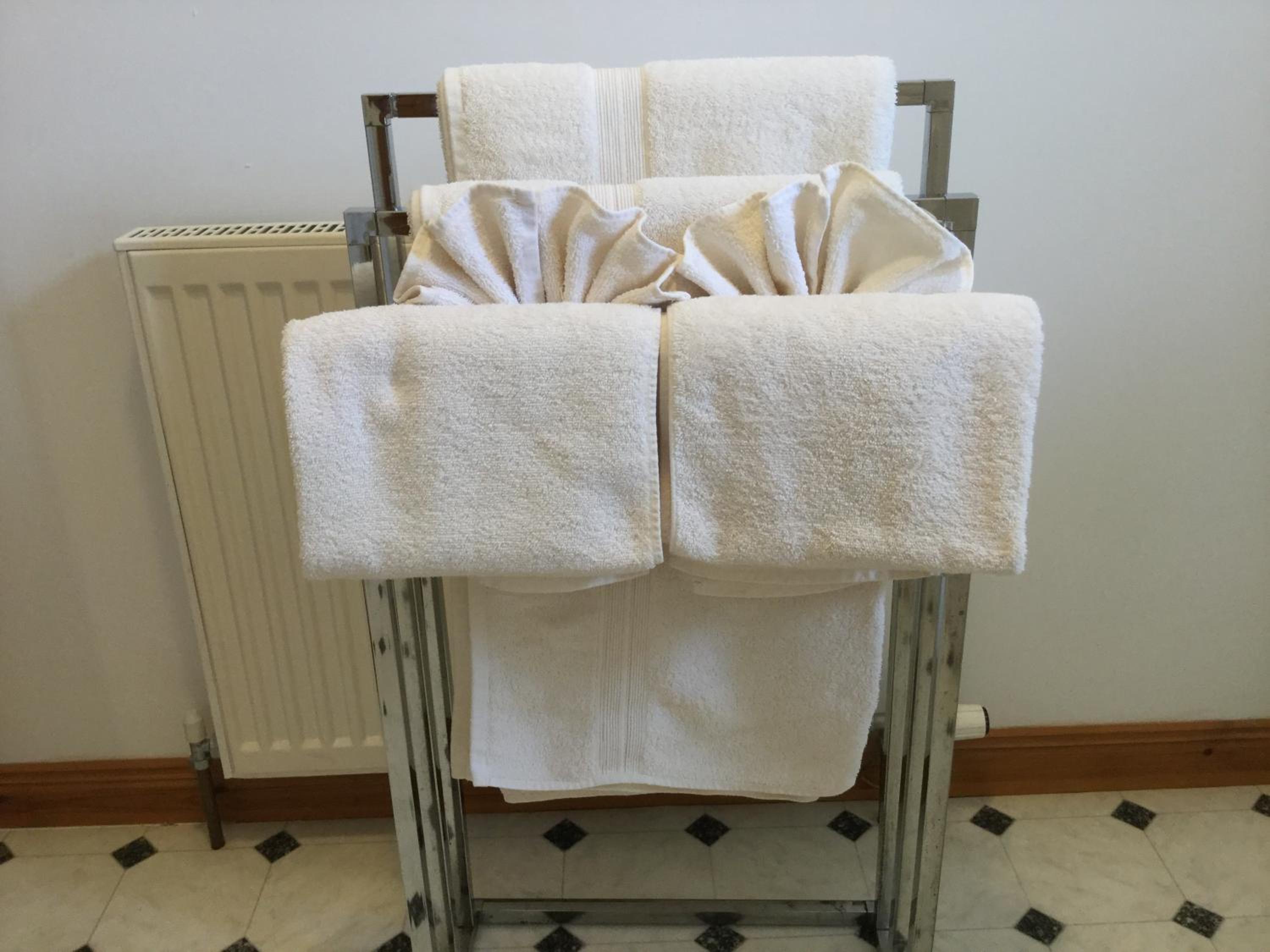 Two-Bedroom Apartment - Golf View Free Parking