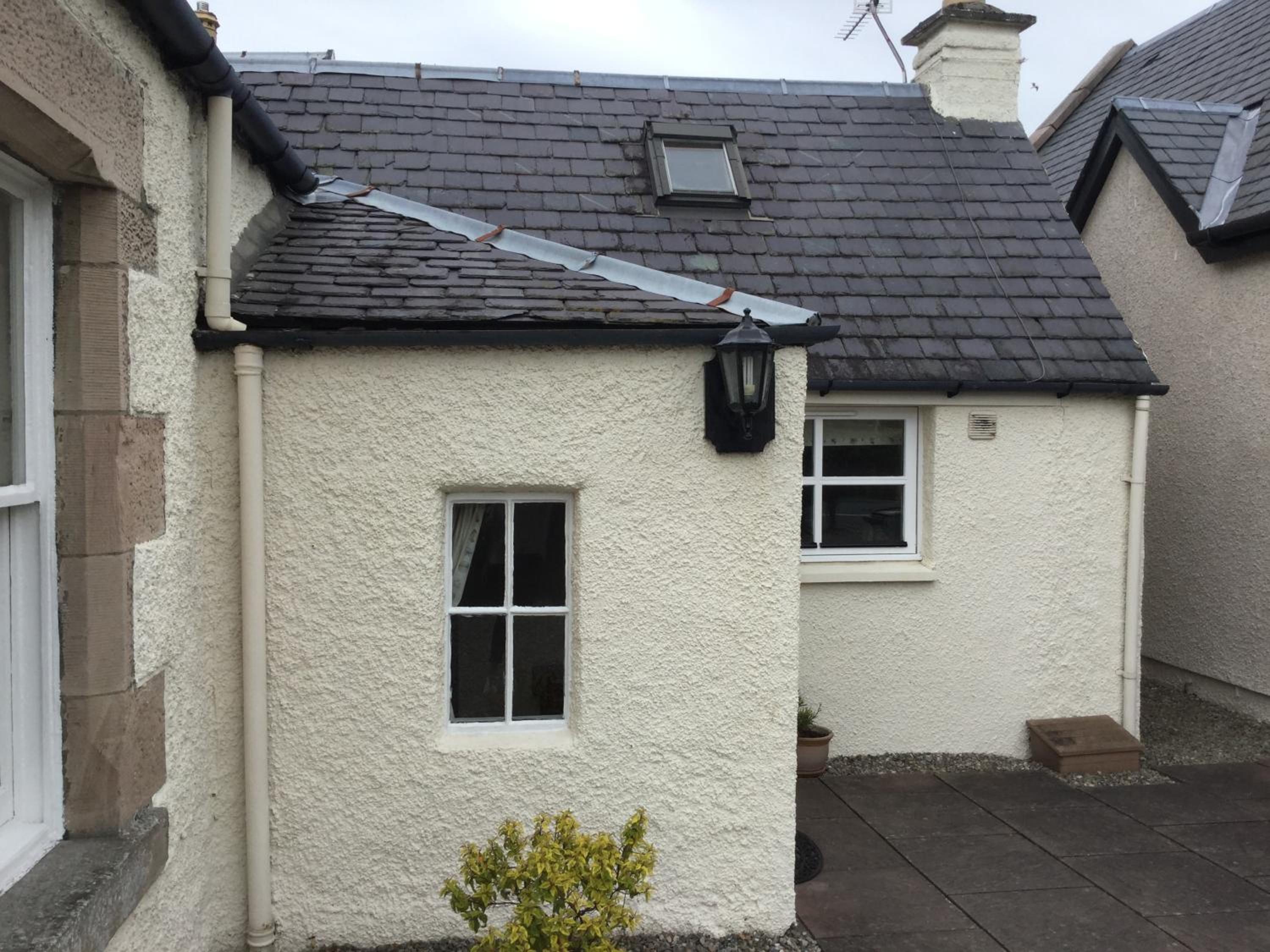Three-Bedroom Old Cottage Free Parking