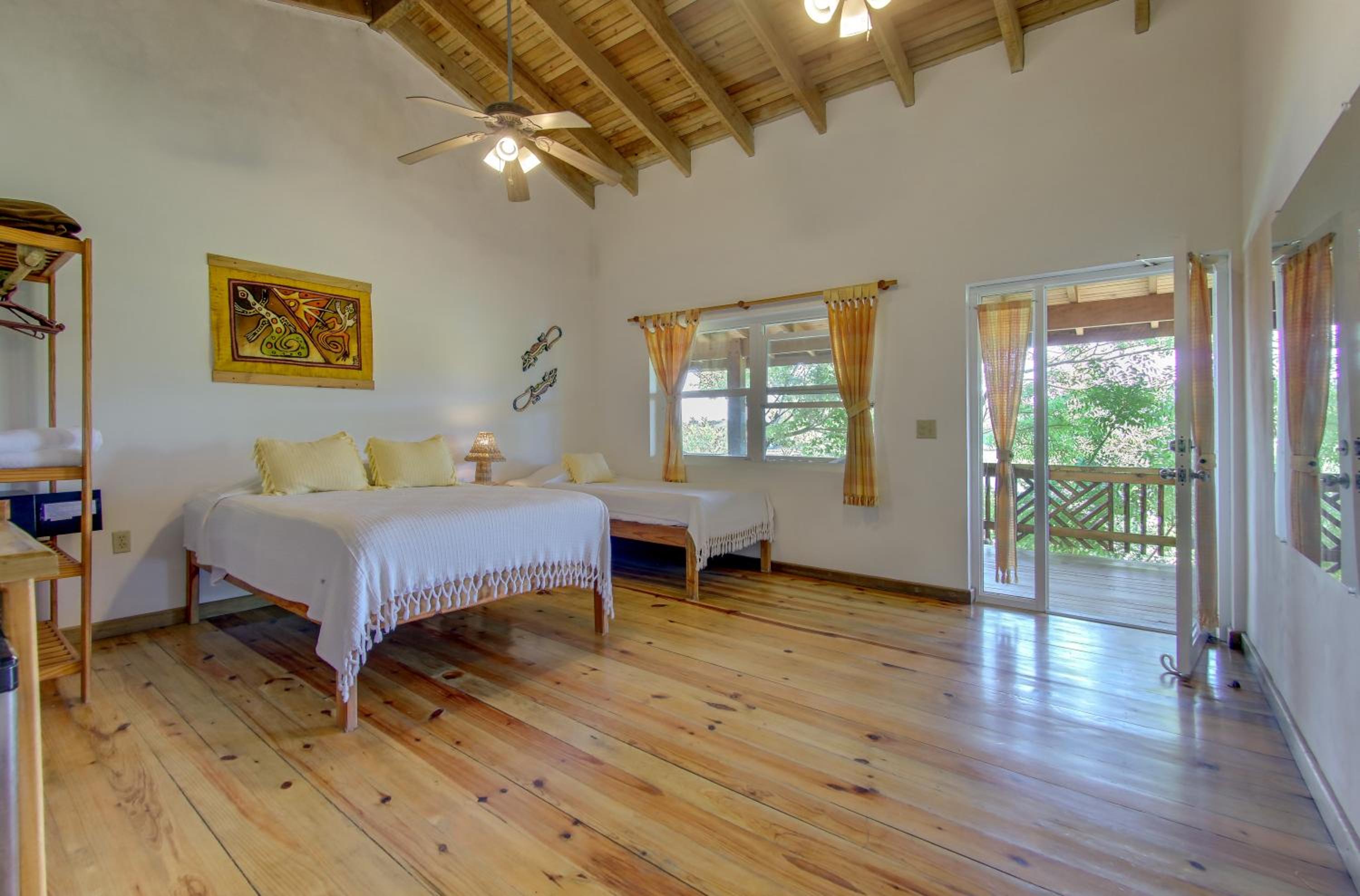 Hotel Posada Las Orquídeas,West End