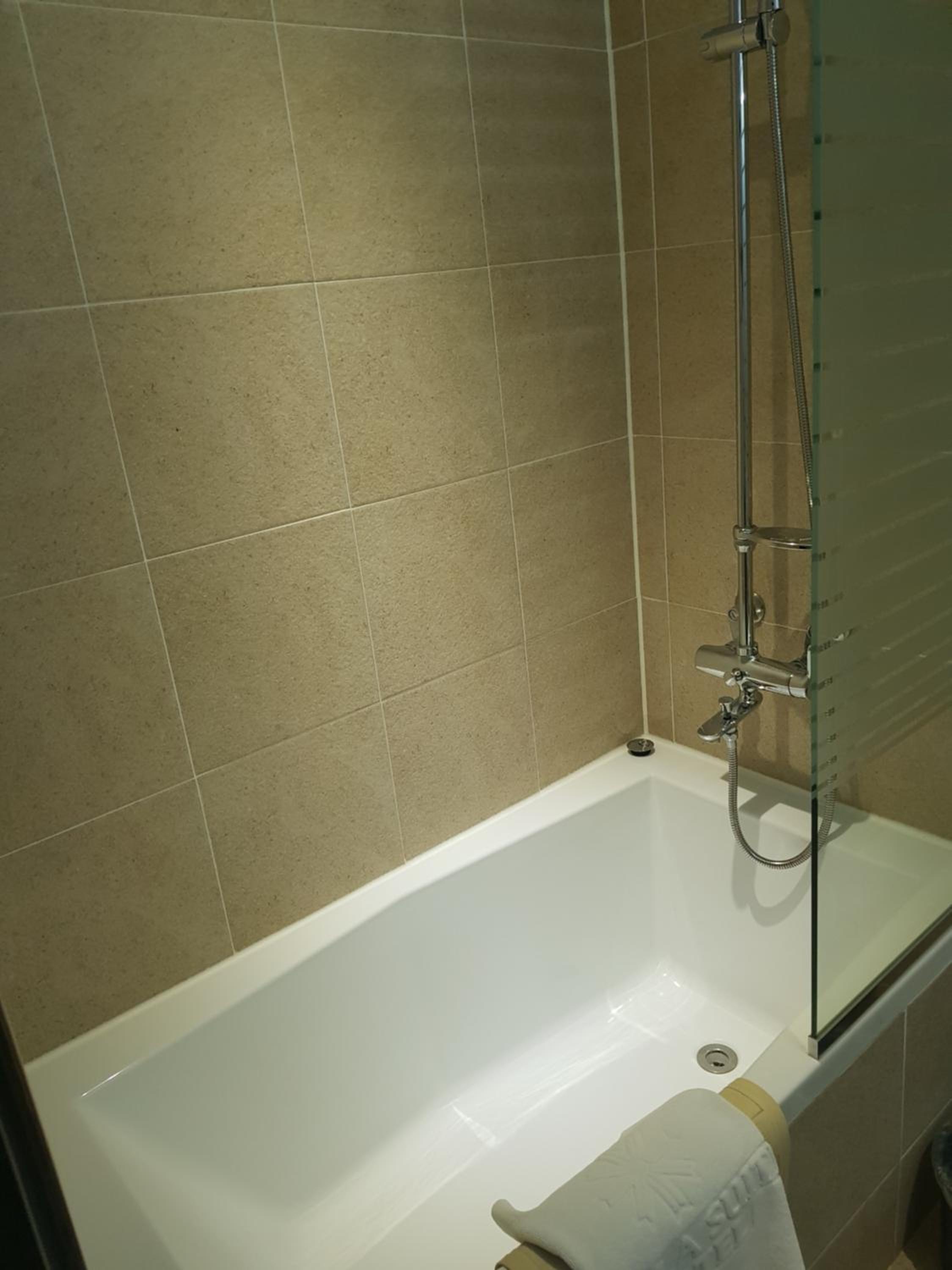 Vella Suite Hotel - Image 5