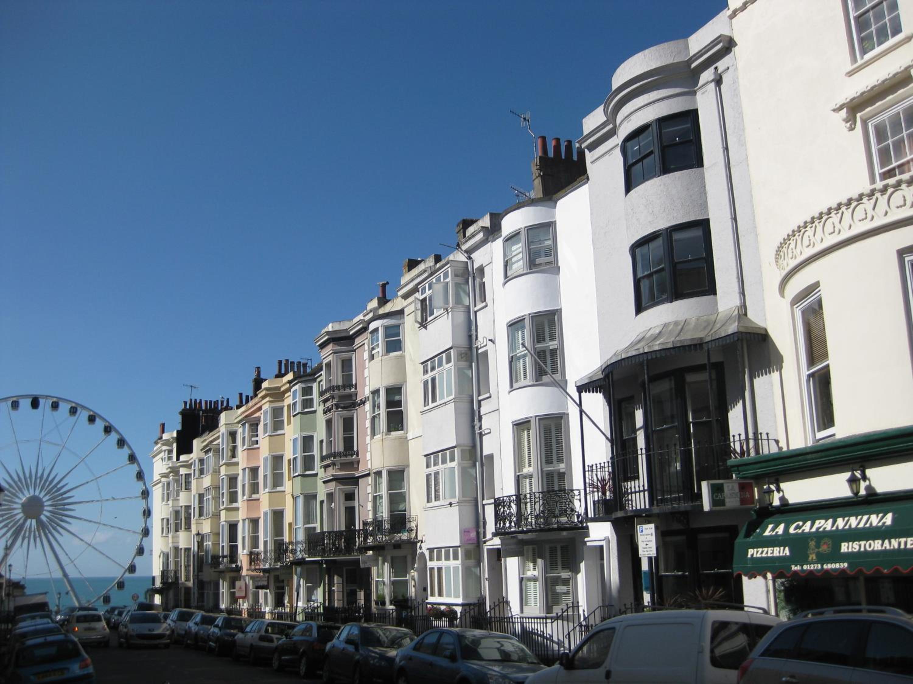 Hotel Aquarium Guest House - Image 1