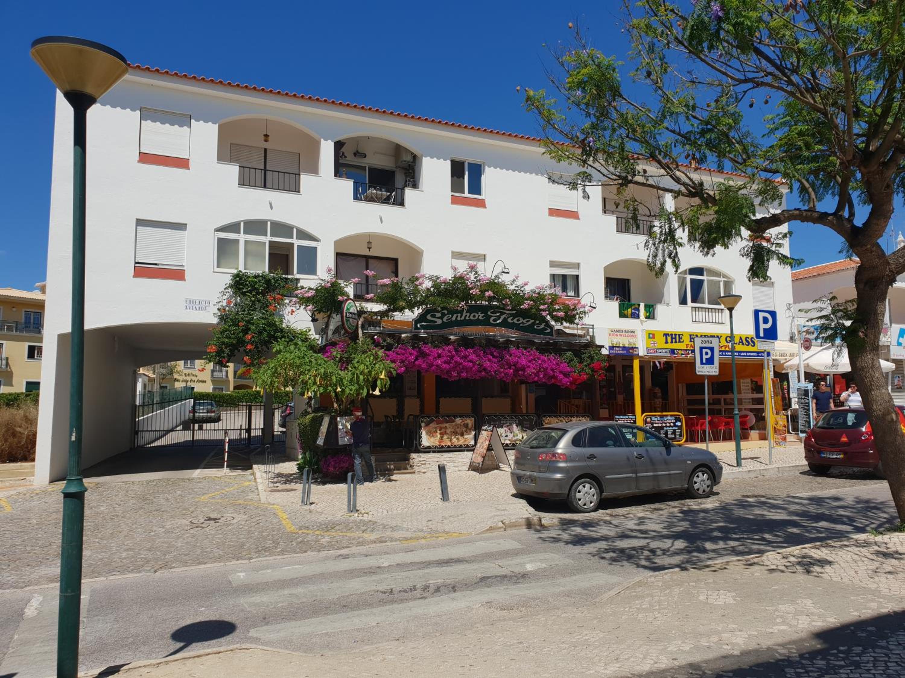 Apartment on The Strip Albufeira view 4