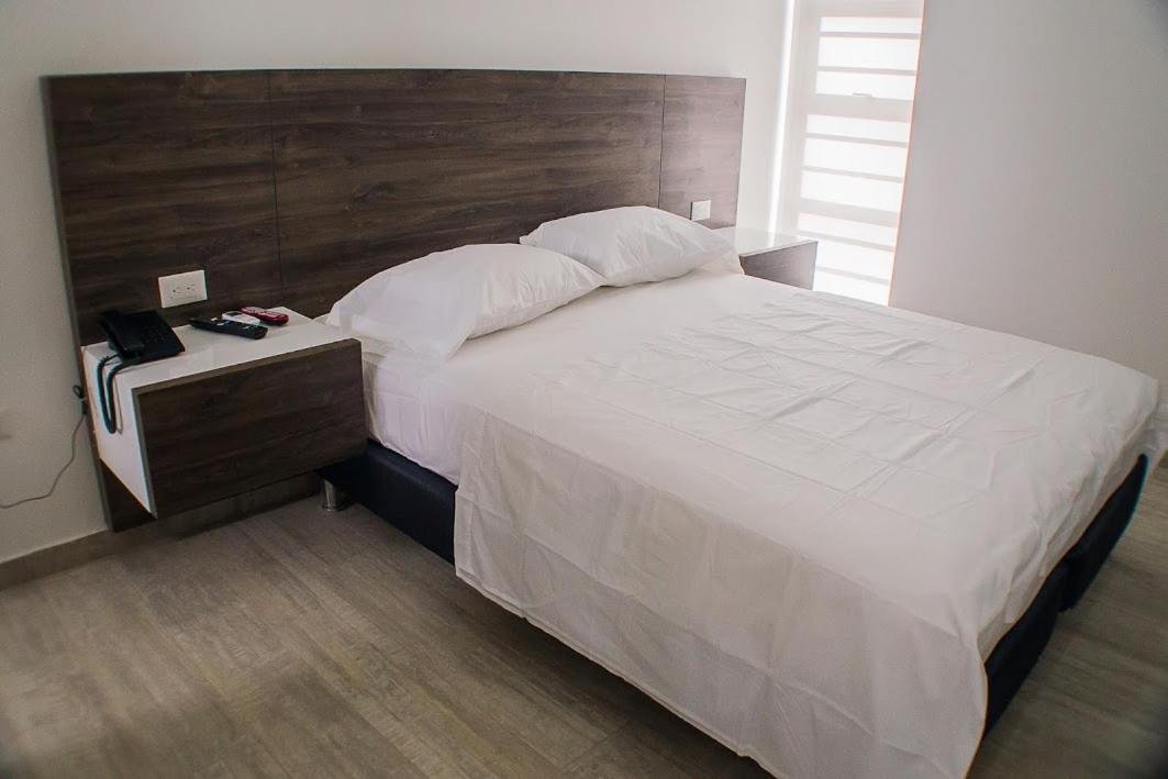 Hostel Laguna Salá By FSL