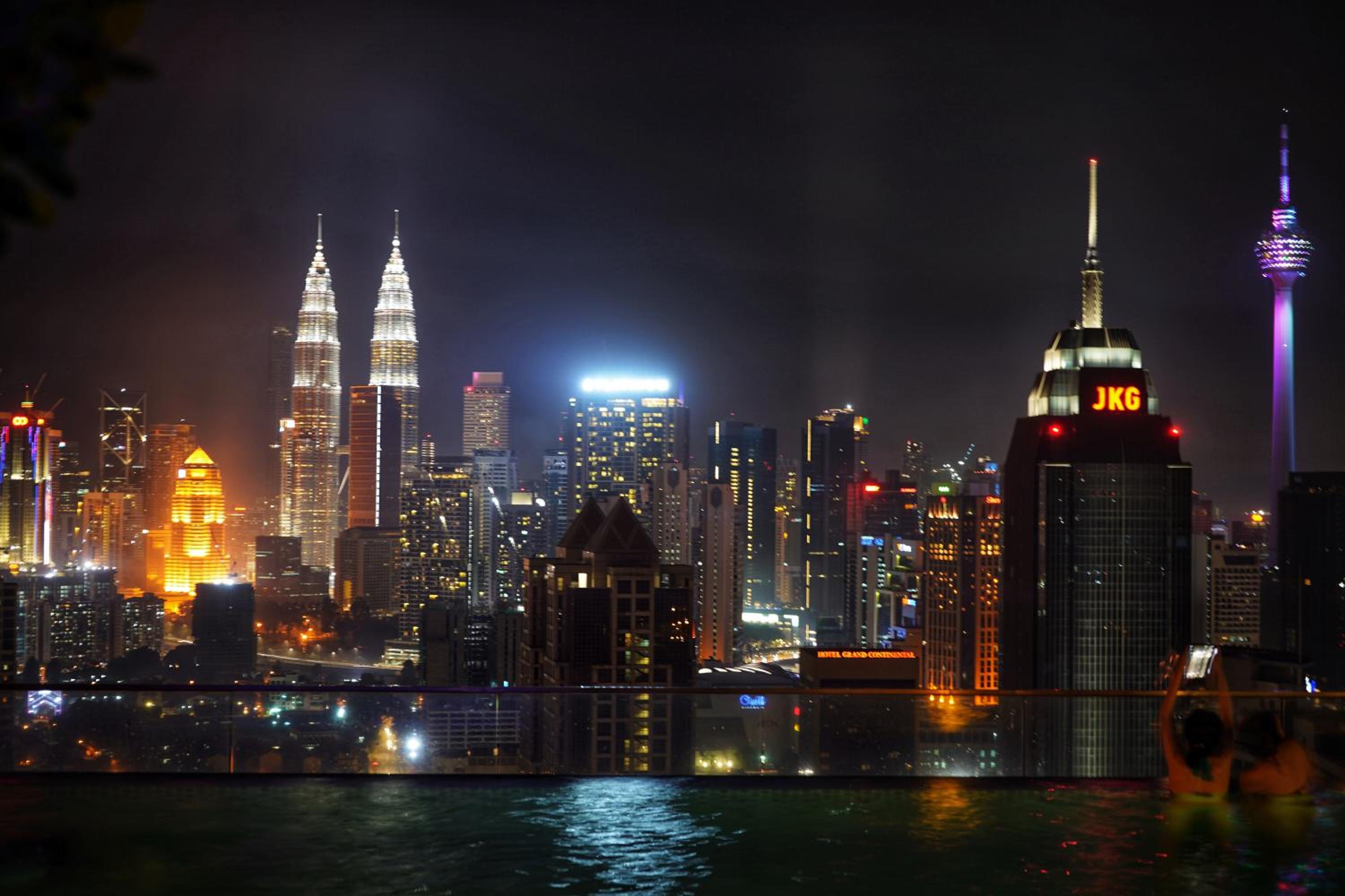 ✦Time & Traveller✦Regalia Suites and Residence✦KLCC view Infinity Pool✦双子塔无边泳池