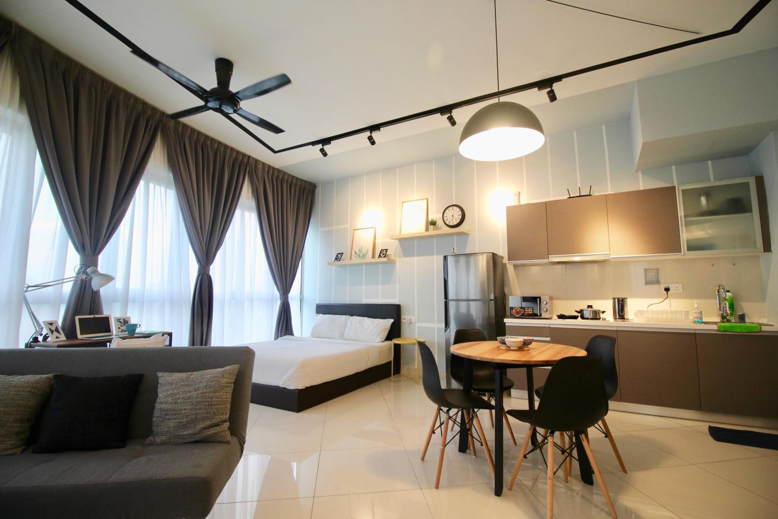 ✦Time & Traveller✦Regalia Suites and Residence✦KLCC view Infinity Pool✦双子塔无边泳池