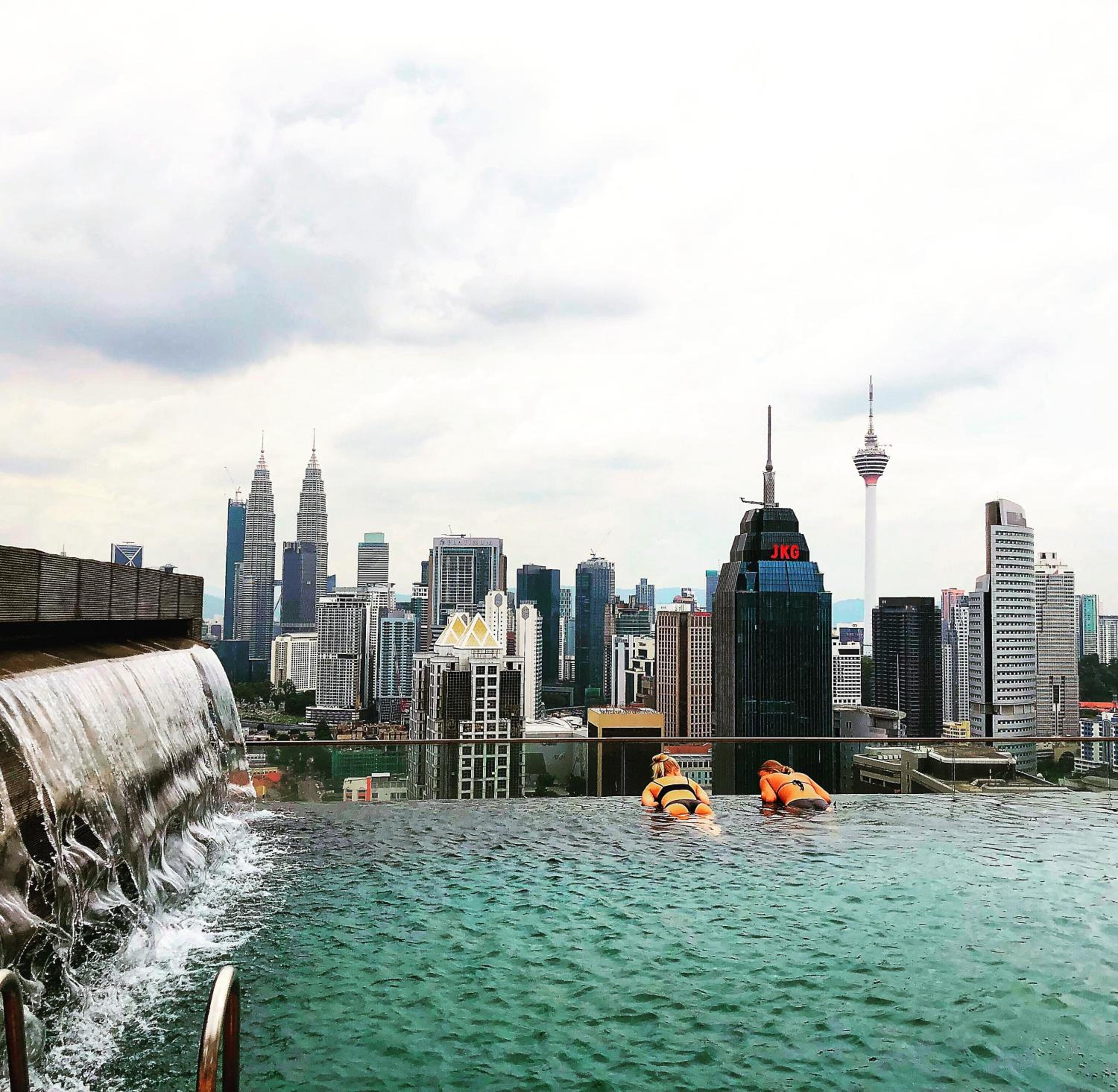 ✦Time & Traveller✦Regalia Suites and Residence✦KLCC view Infinity Pool✦双子塔无边泳池