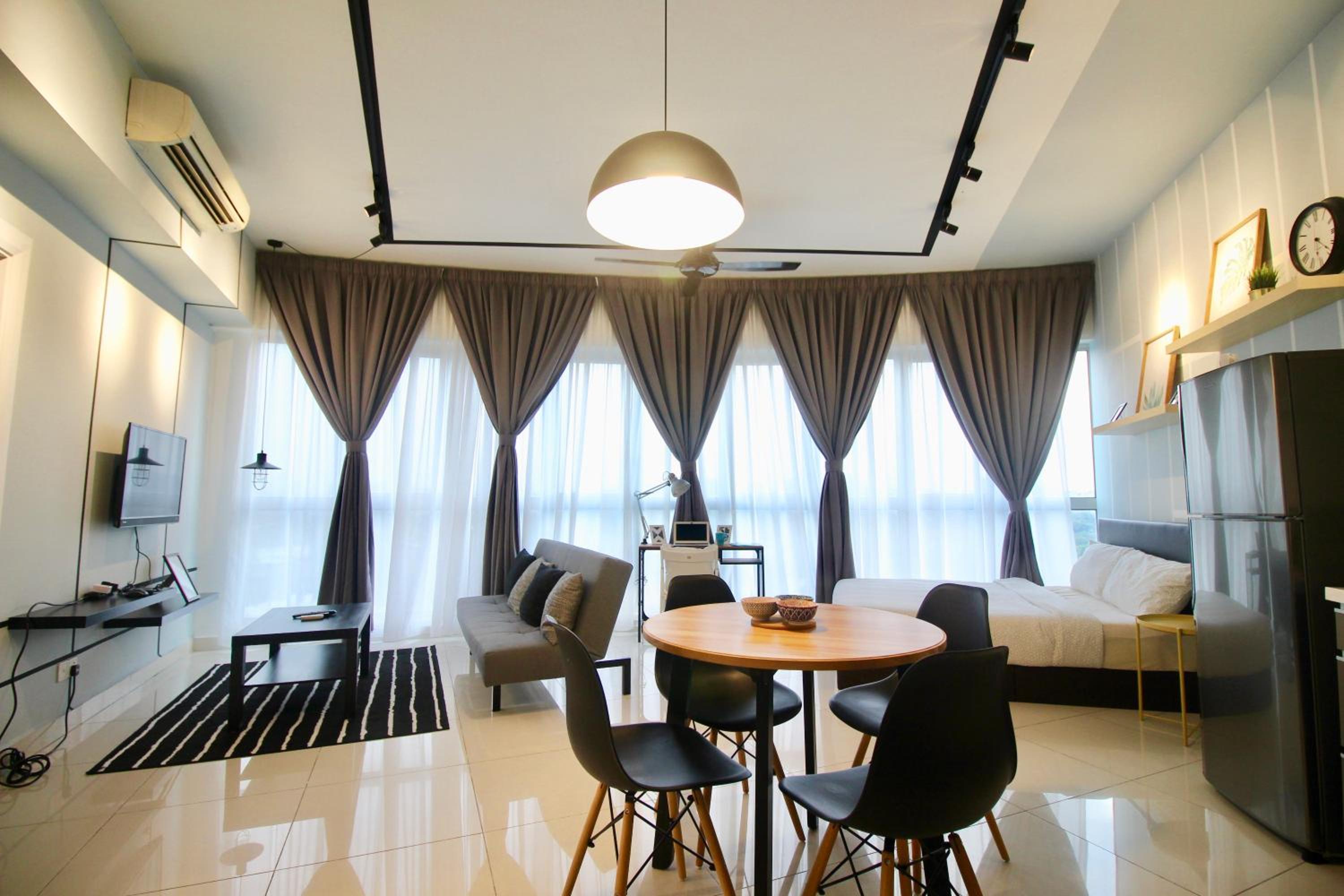 ✦Time & Traveller✦Regalia Suites and Residence✦KLCC view Infinity Pool✦双子塔无边泳池
