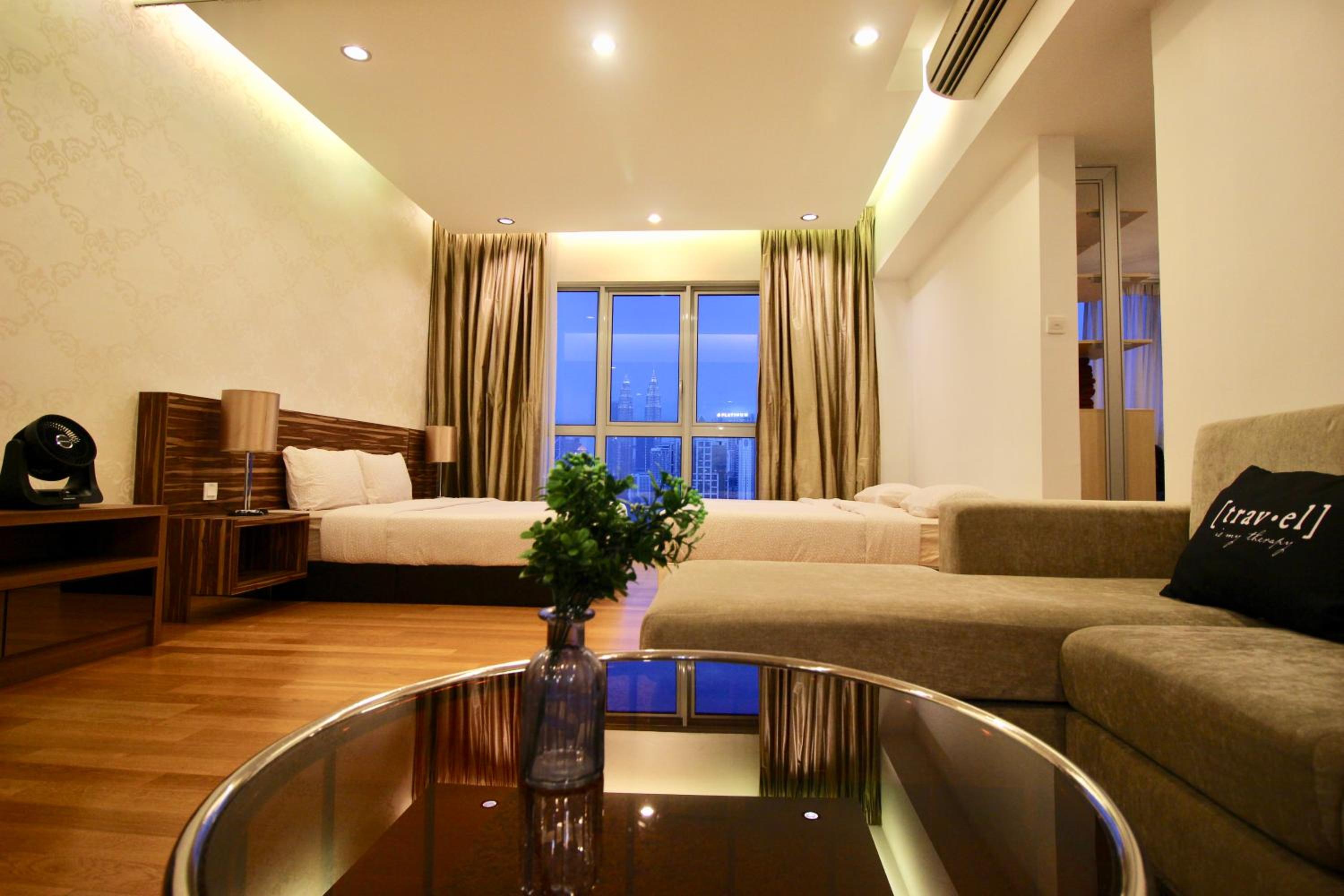 ✦Time & Traveller✦Regalia Suites and Residence✦KLCC view Infinity Pool✦双子塔无边泳池