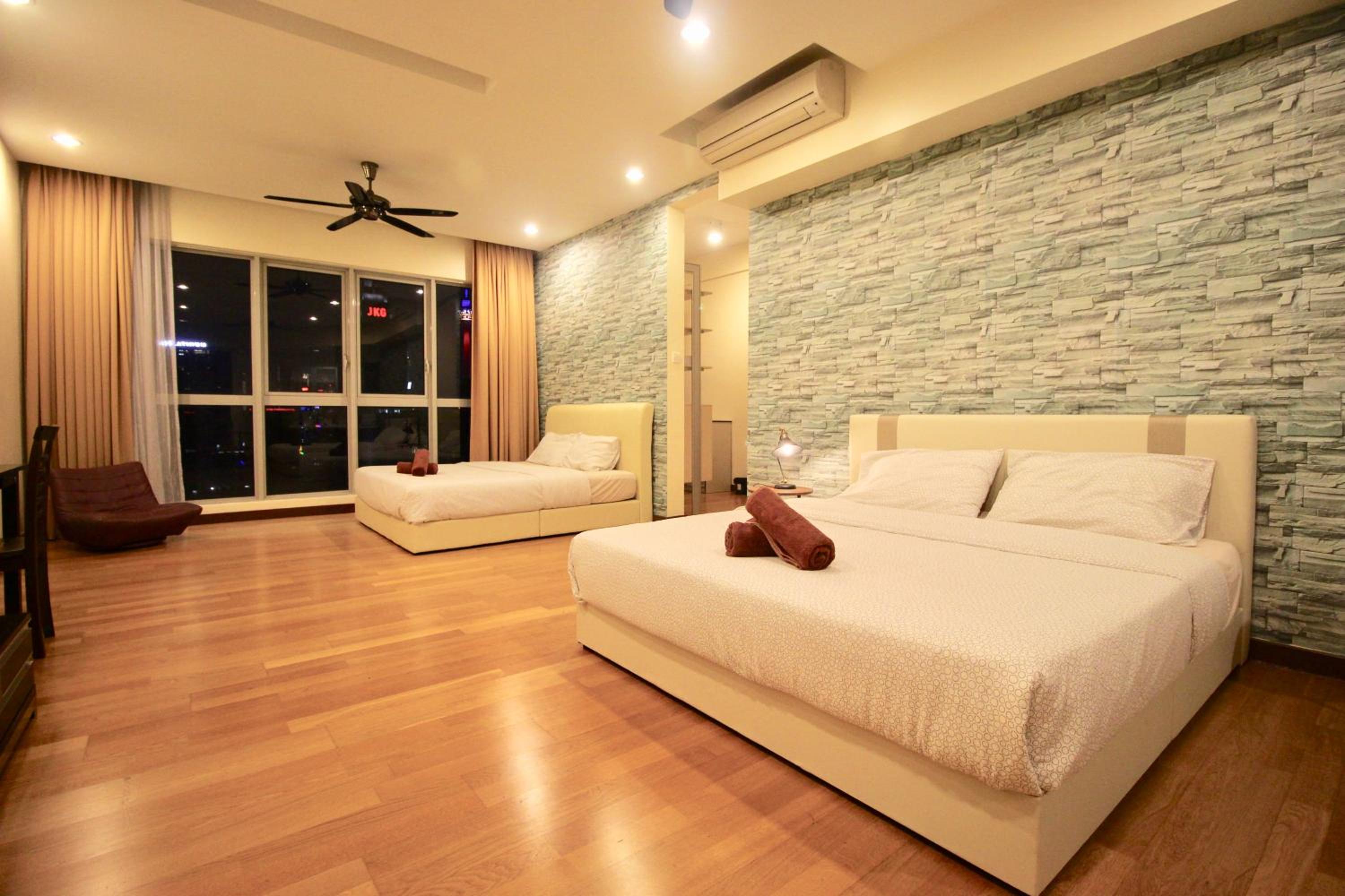 ✦Time & Traveller✦Regalia Suites and Residence✦KLCC view Infinity Pool✦双子塔无边泳池
