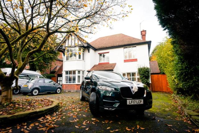 Westmorland - 4 Bedroom House - FREE Parking for up to 7 Cars - Walking distance to QMC and University - Ideal for Contractors and Large Groups
