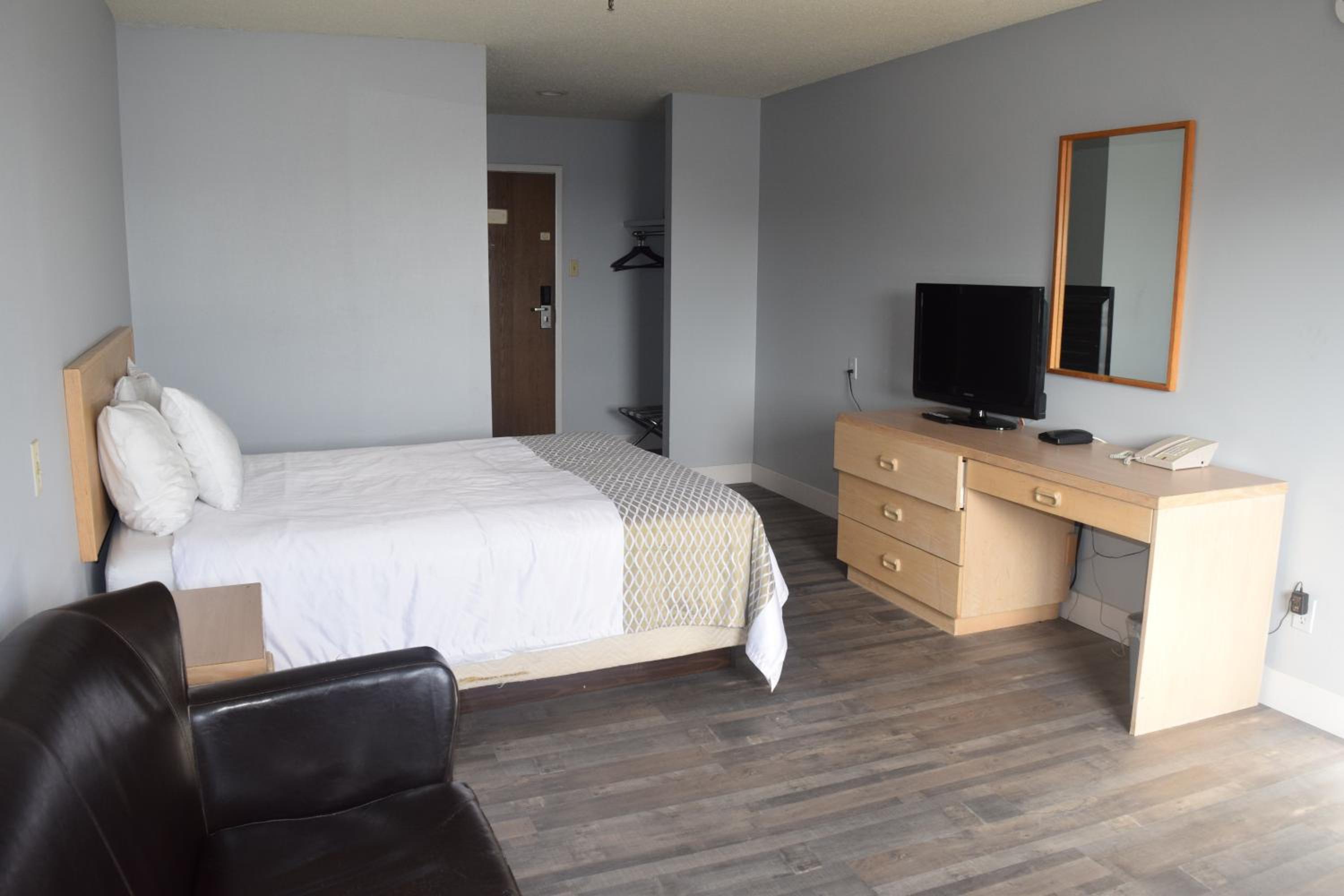Saskatoon Vacations - Venture Inn Hotel - Property Image 1