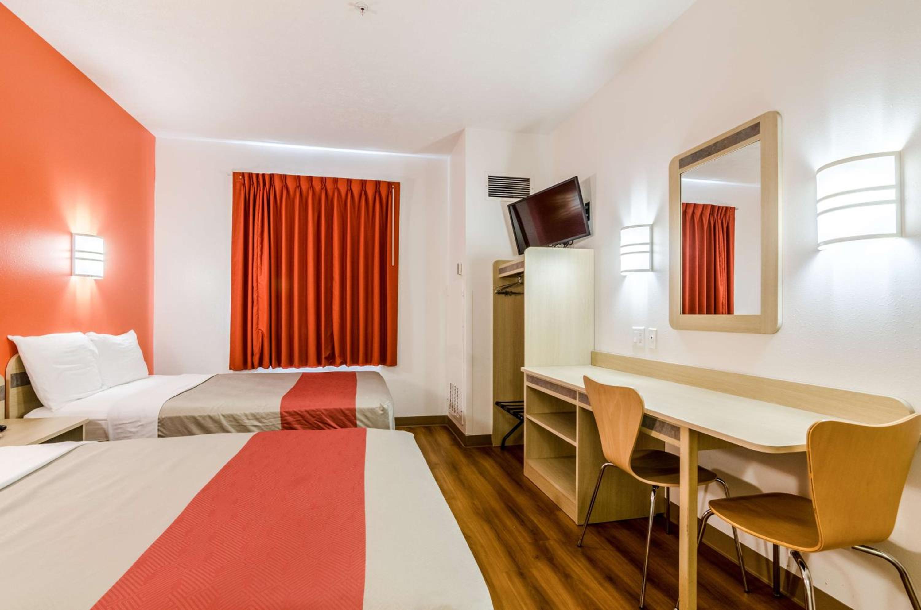 Kearney Vacations - Motel 6-Kearney, NE - Property Image 2