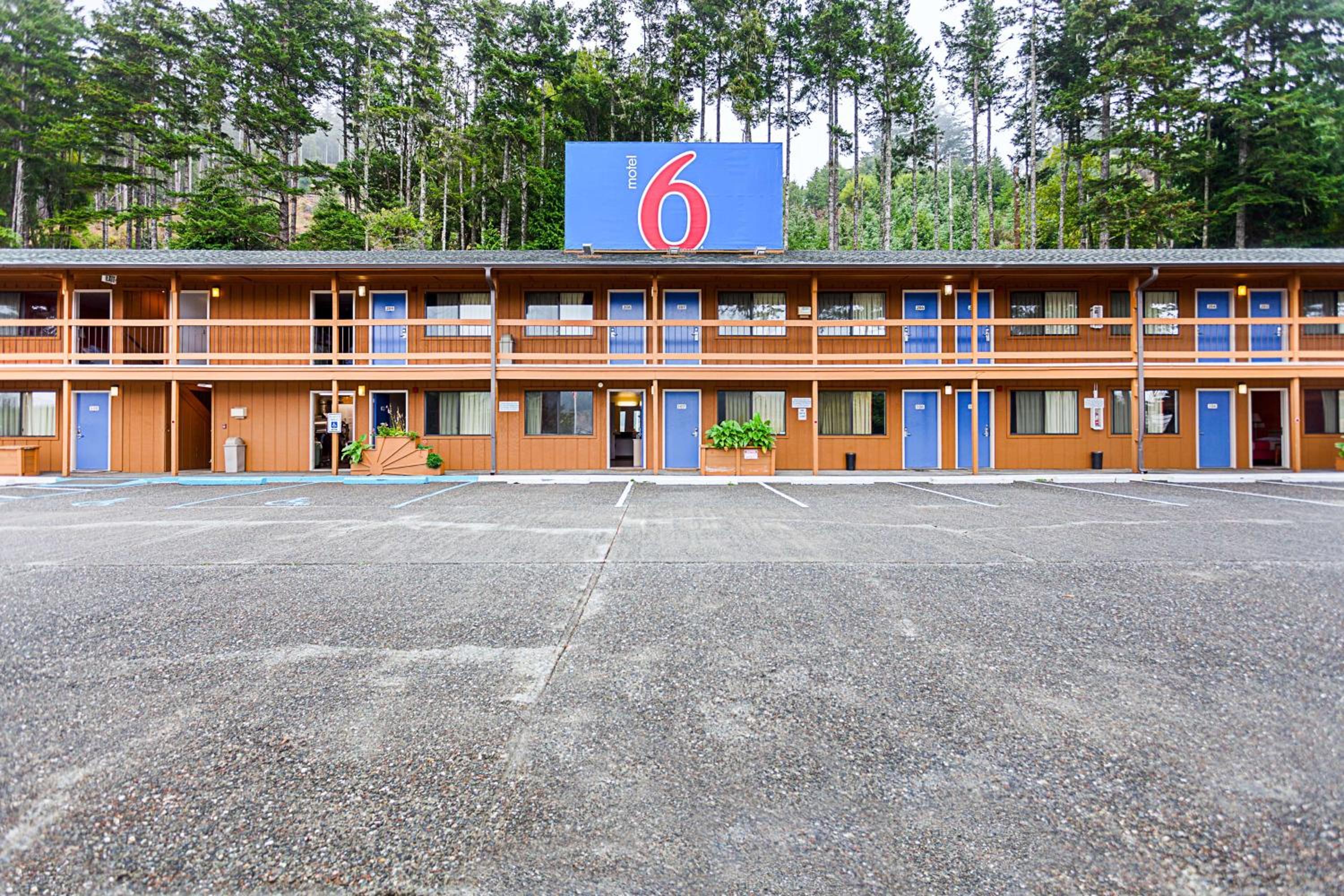 Motel 6 Gold Beach view 4