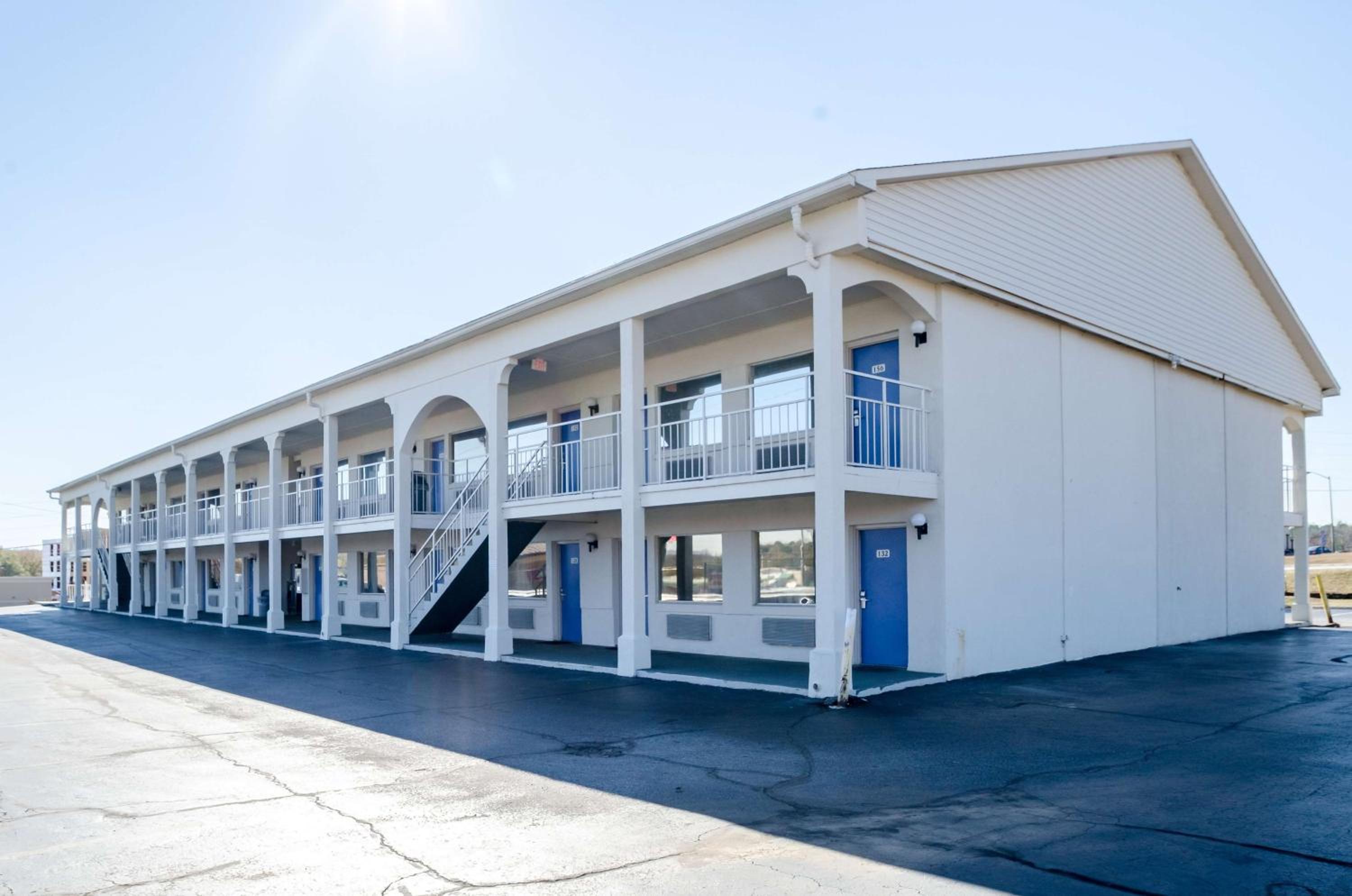 Motel 6-Commerce, GA