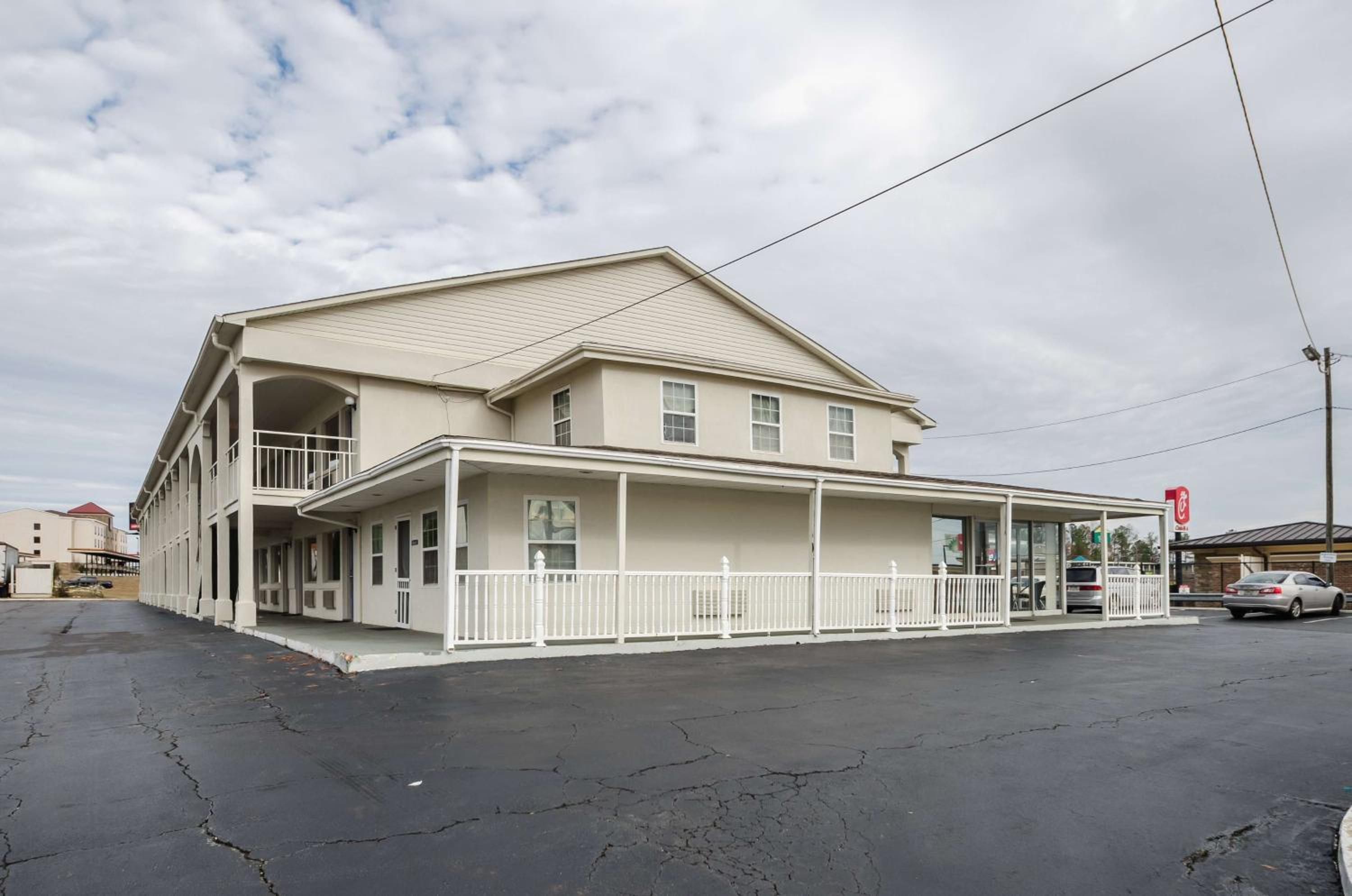 Motel 6-Commerce, GA
