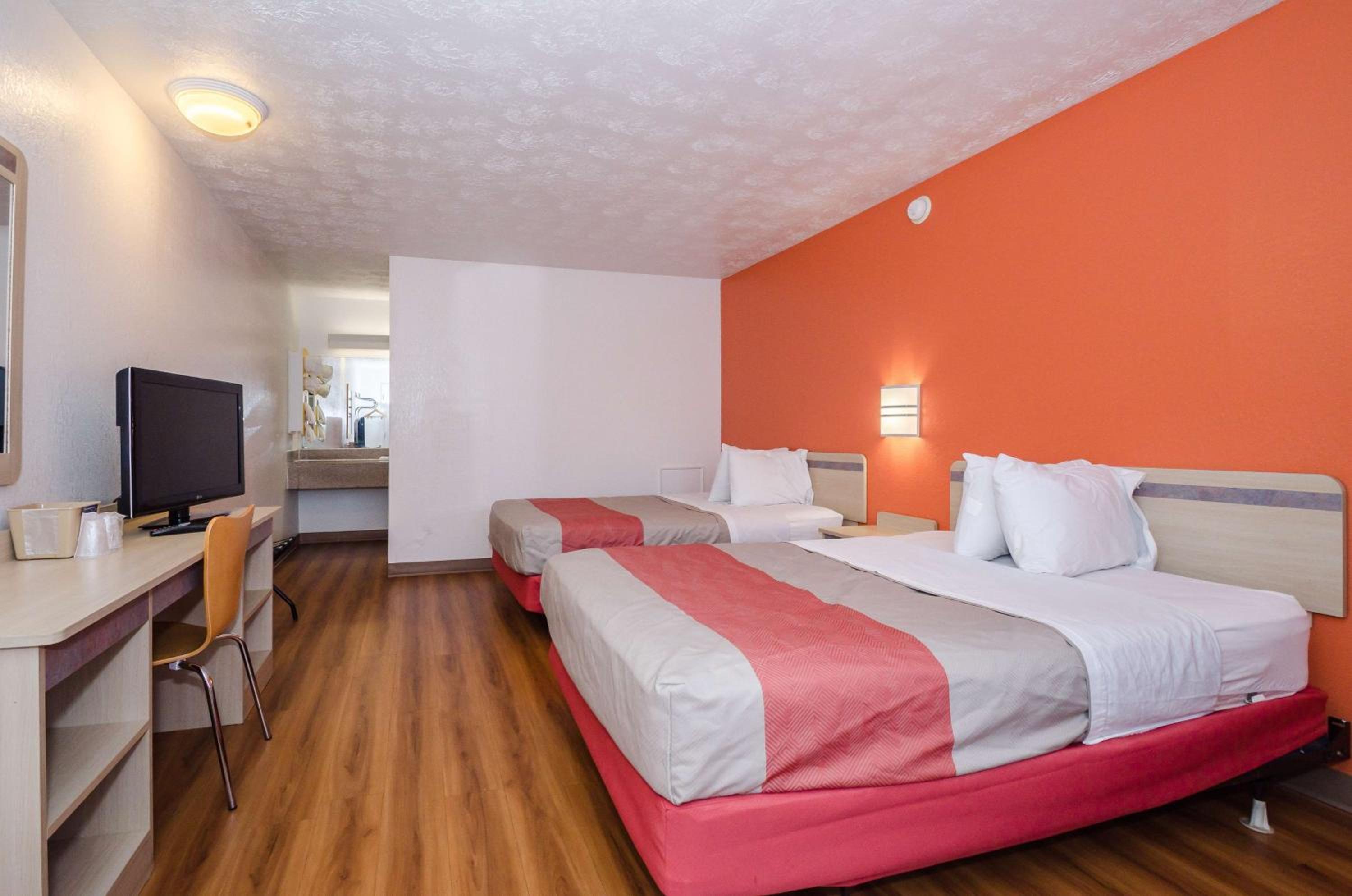 Motel 6-Commerce, GA