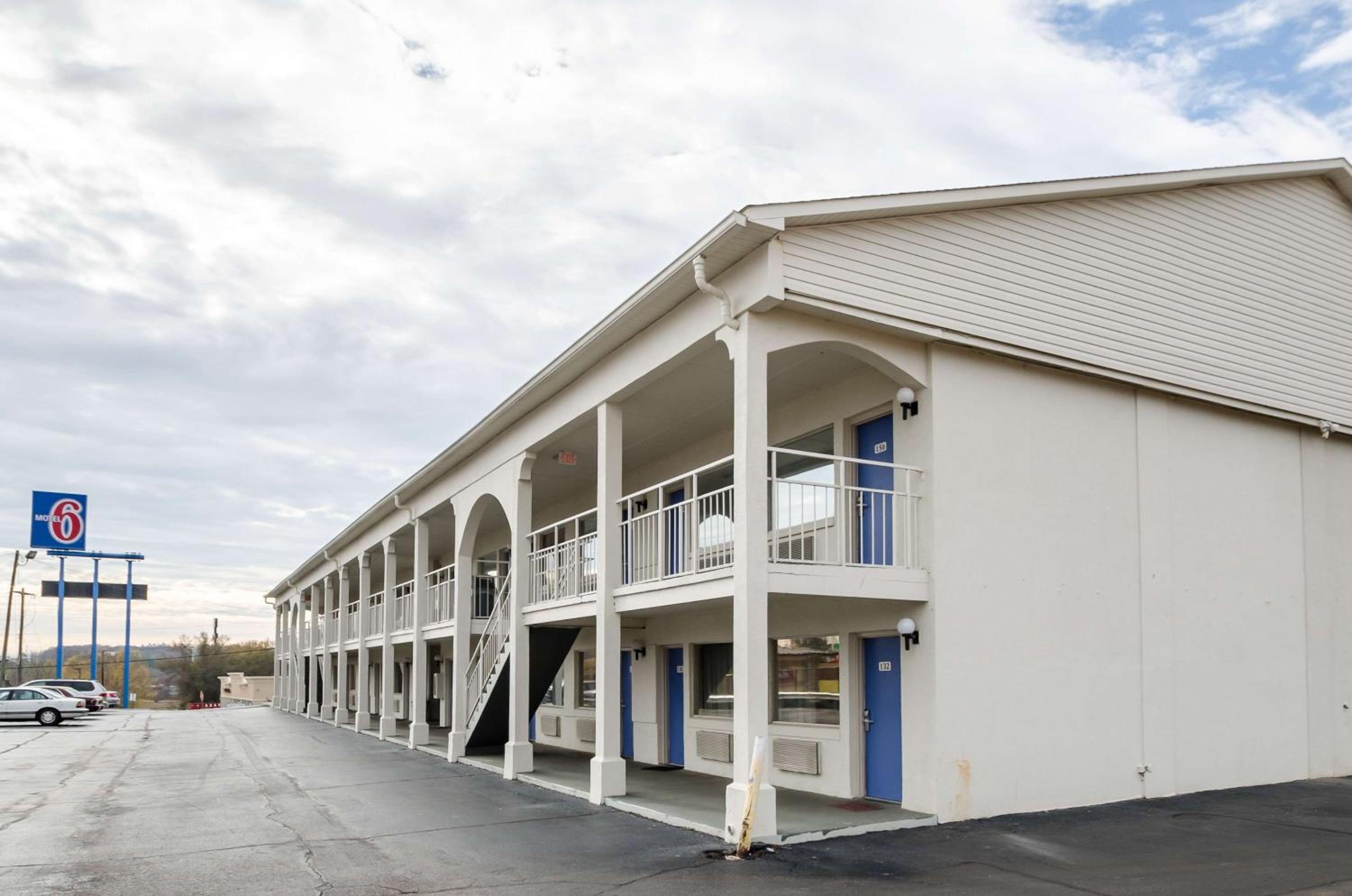 Motel 6-Commerce, GA