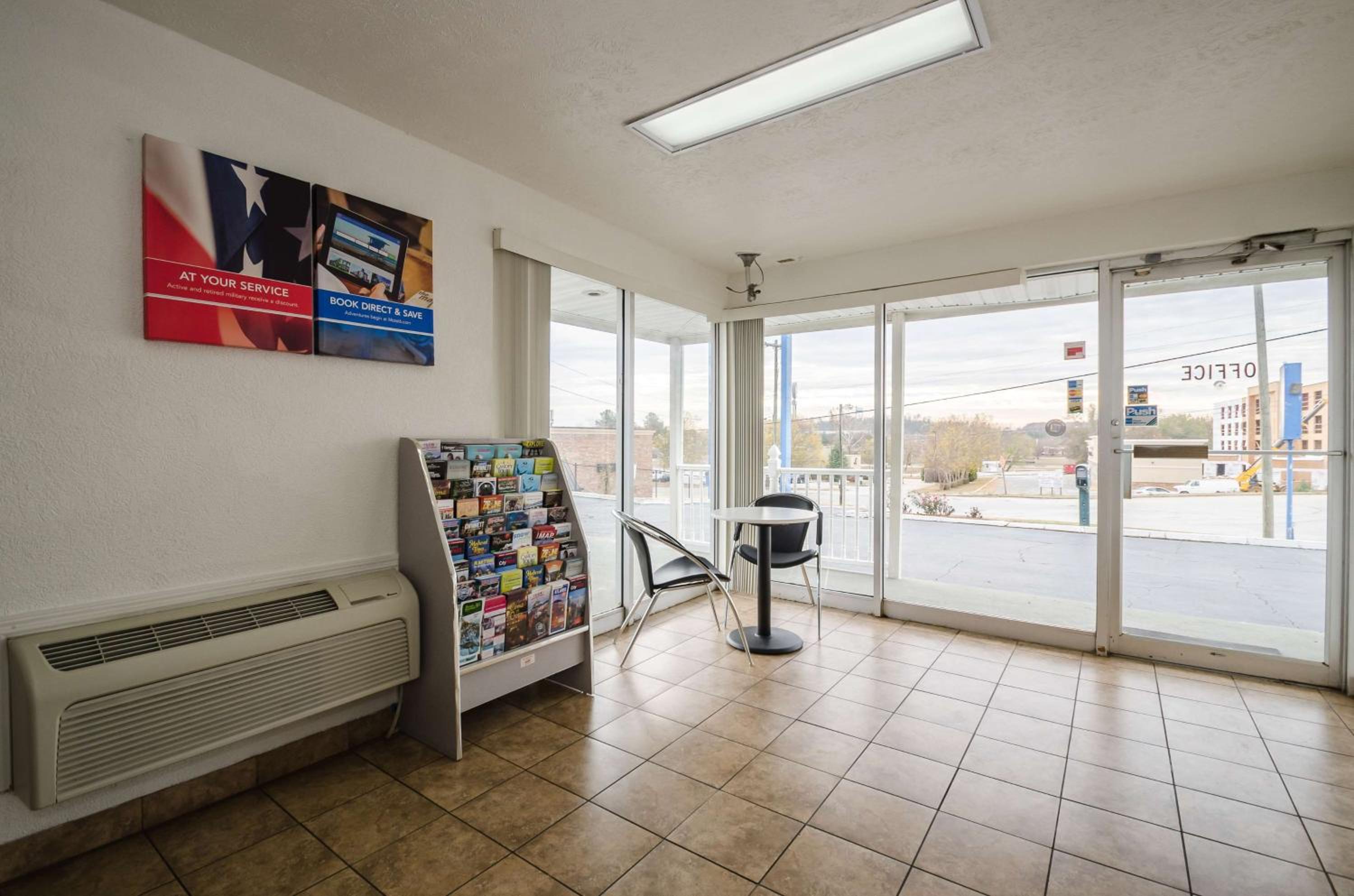 Motel 6-Commerce, GA