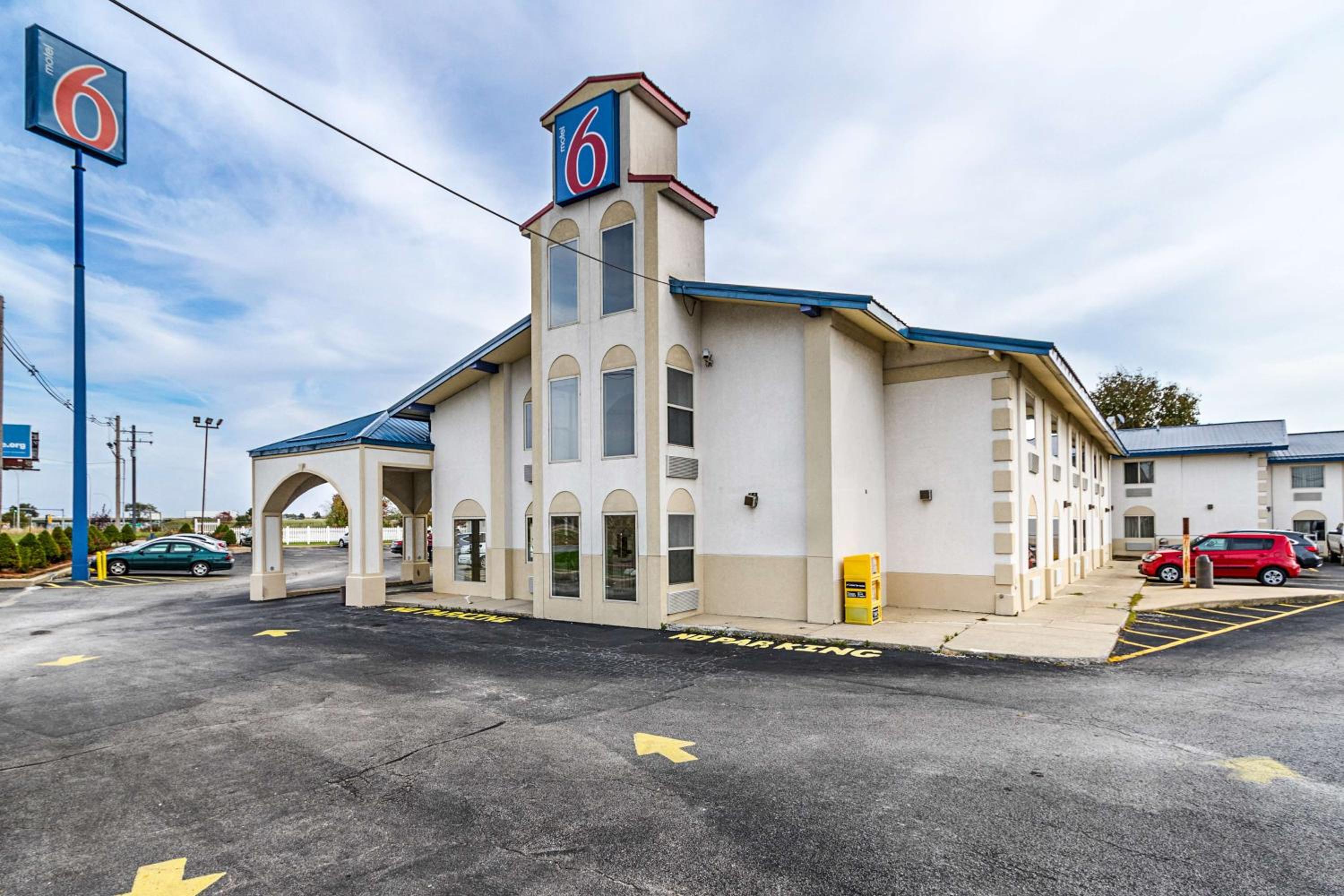 Motel 6-Urbana, IL view 2