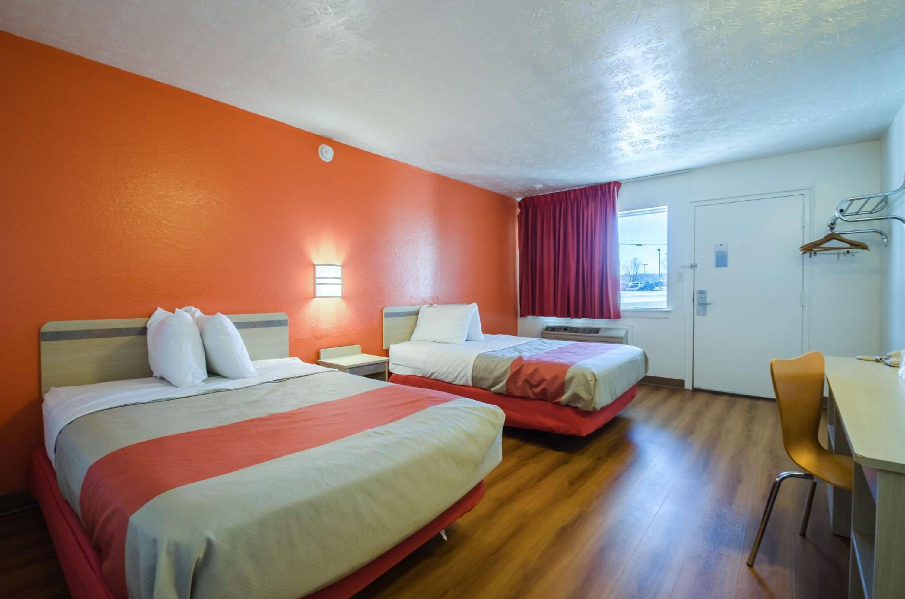 Motel 6-Commerce, GA
