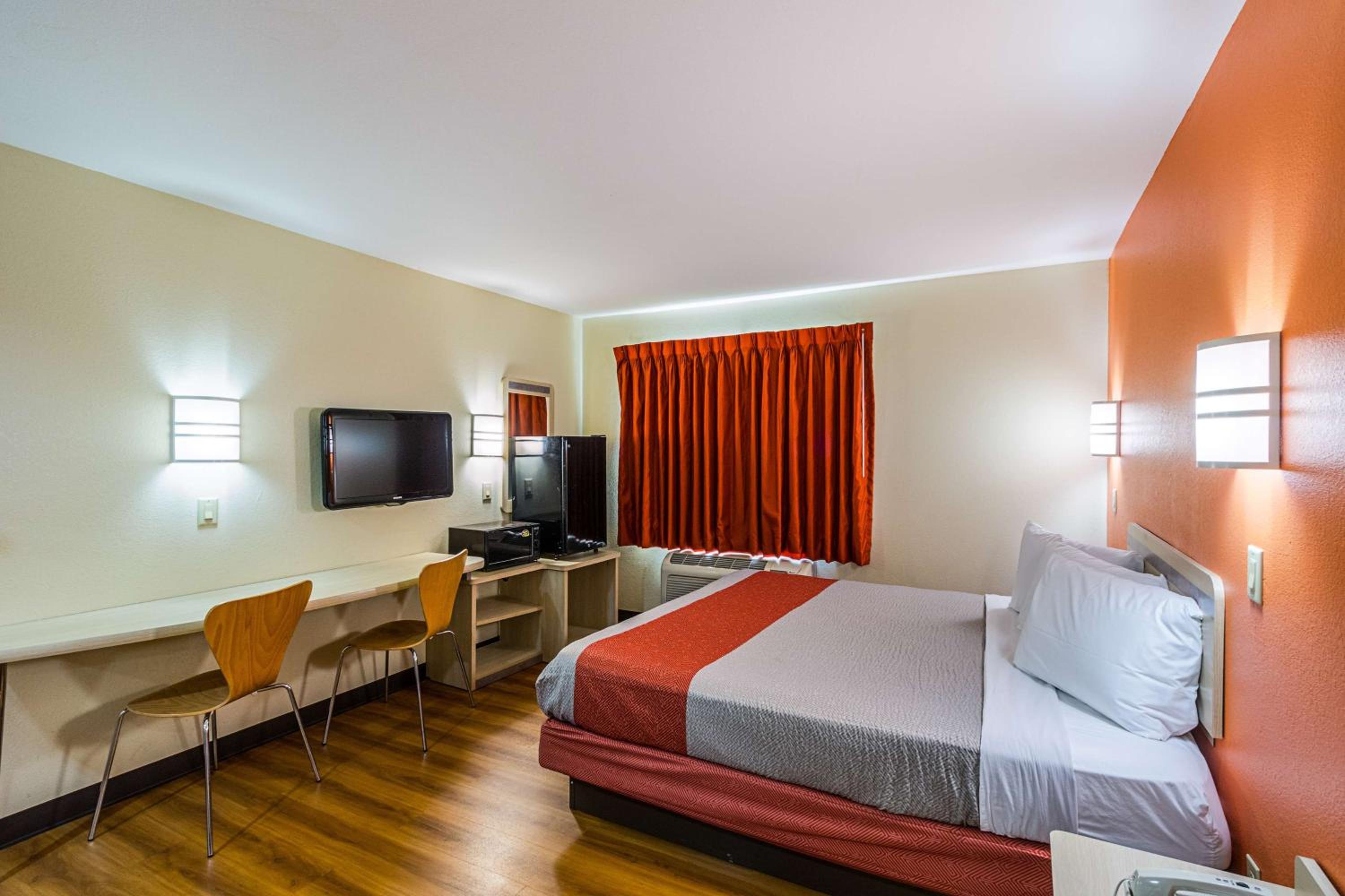 Motel 6-Urbana, IL view 5