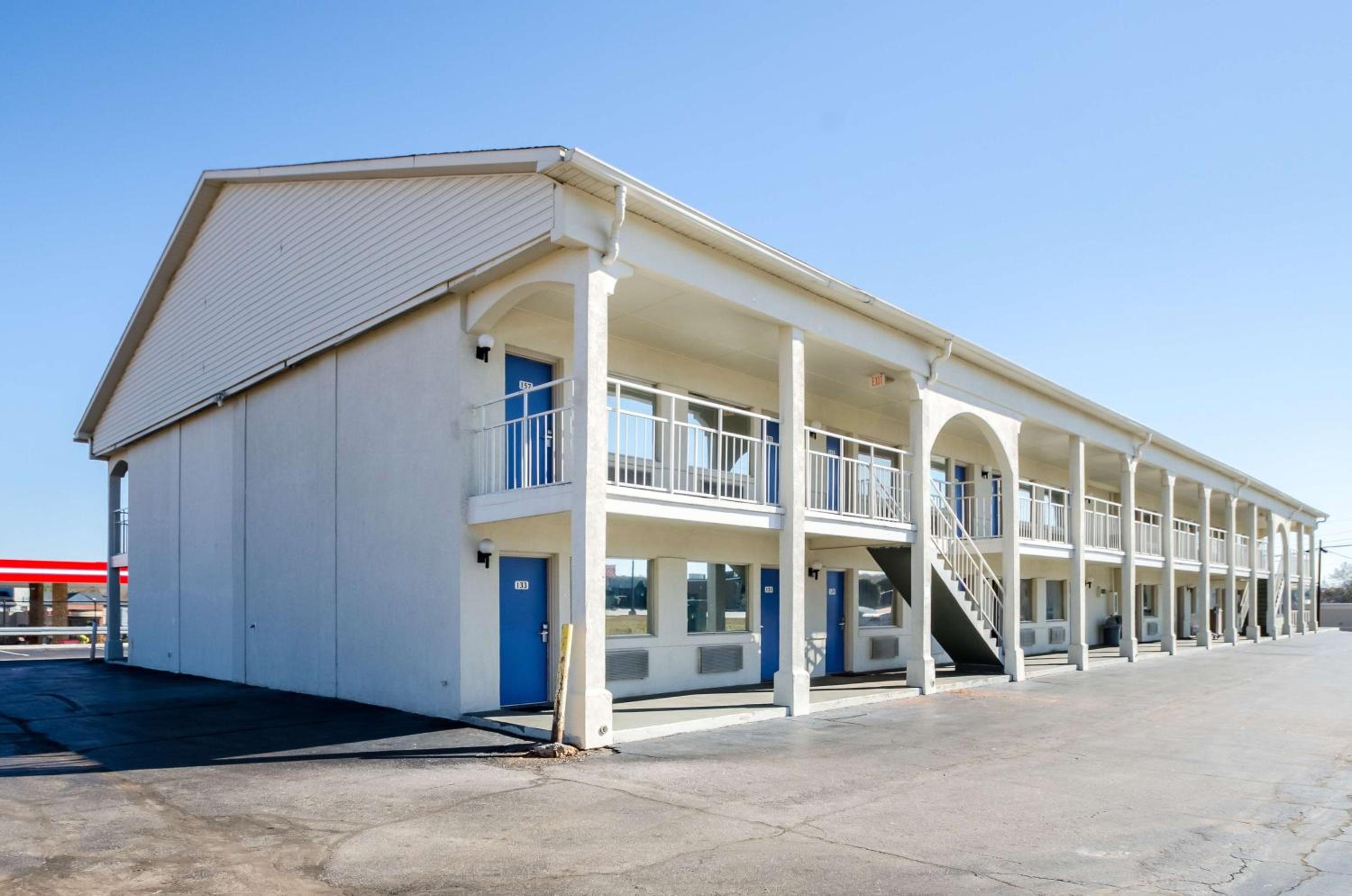 Motel 6-Commerce, GA