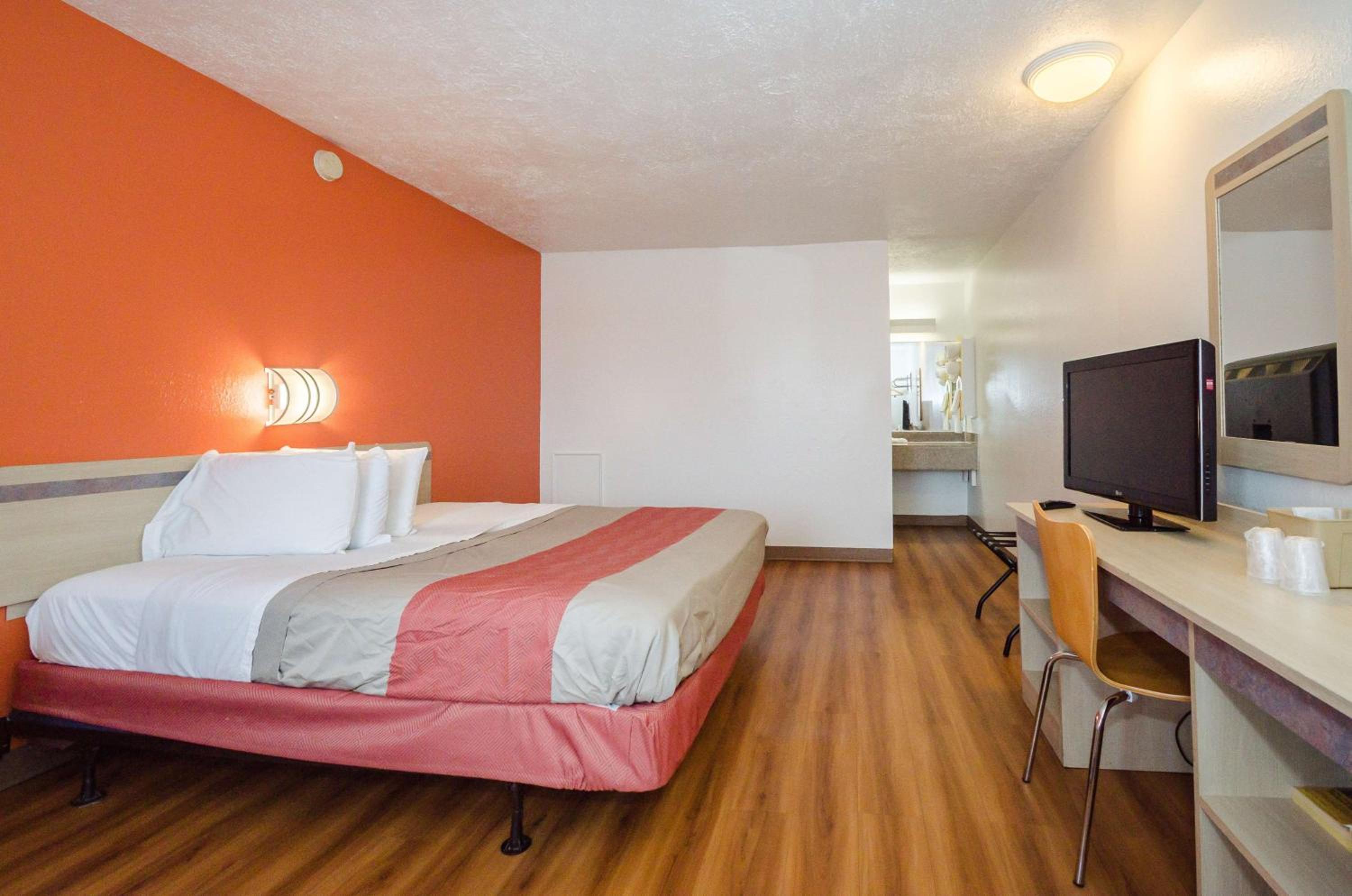 Motel 6-Commerce, GA