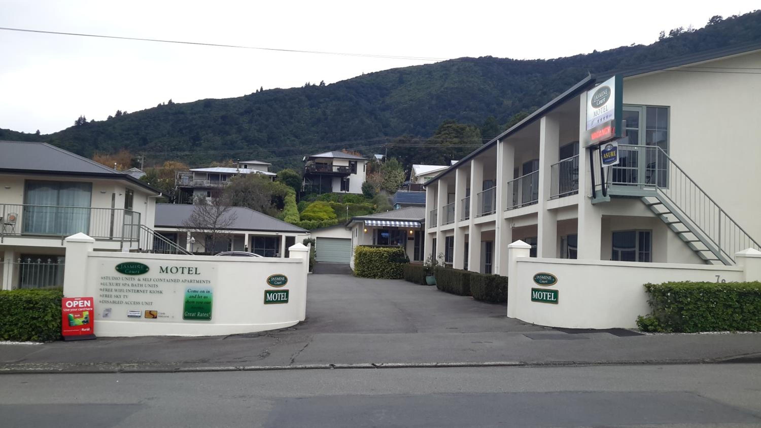 Jasmine Court Motel view 3