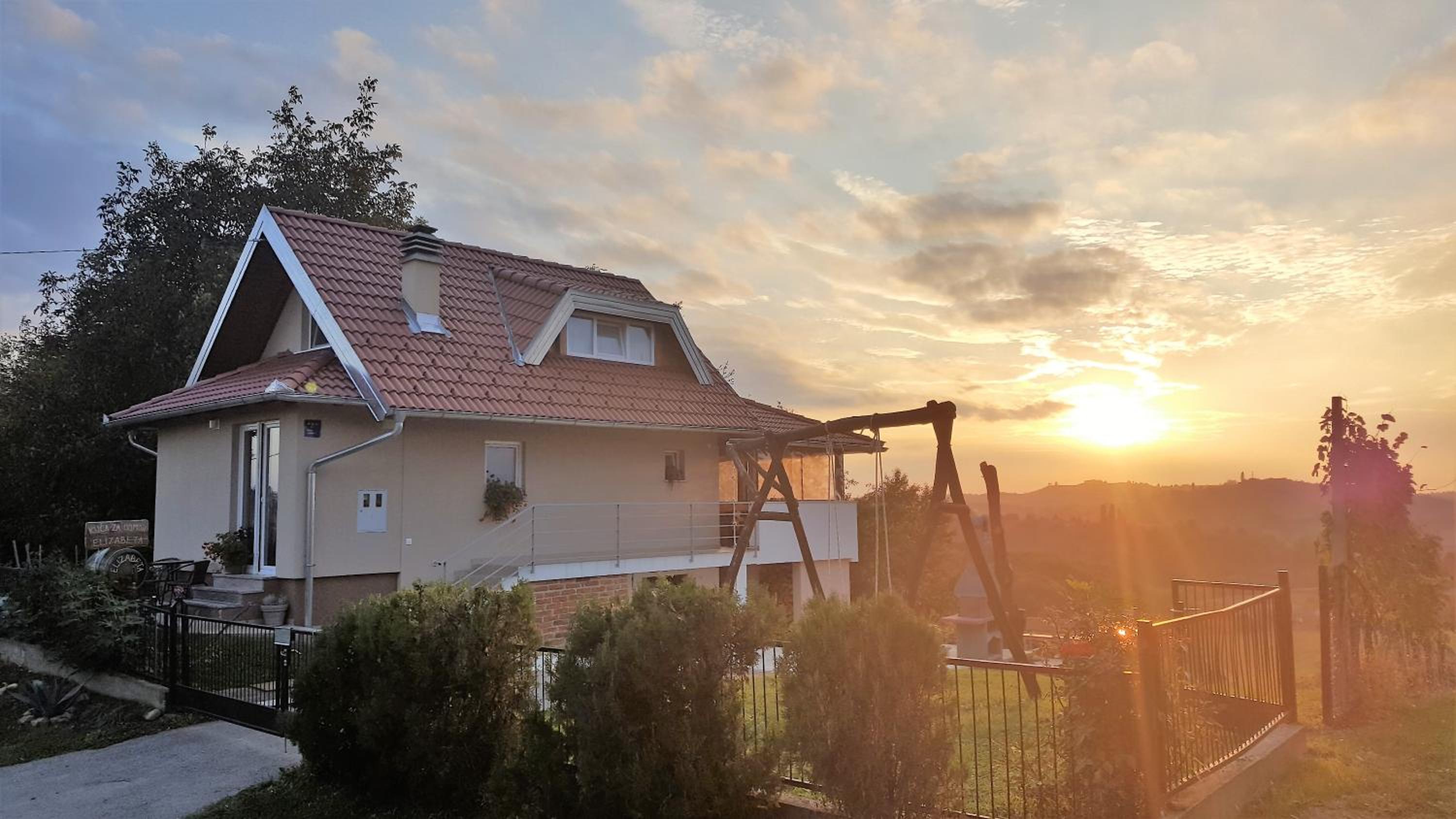 Elizabeta Holiday Home view 4
