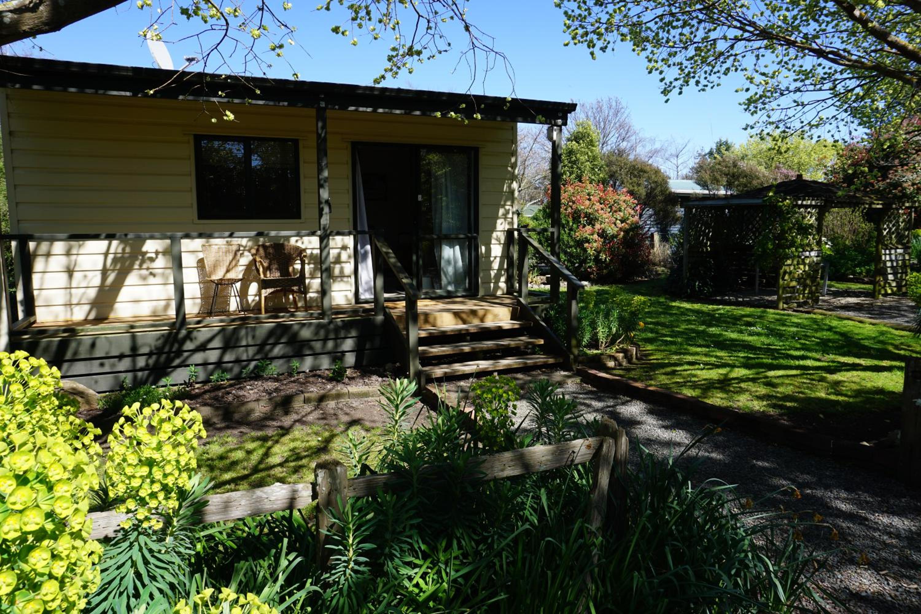 Ivy's Cottage view 3