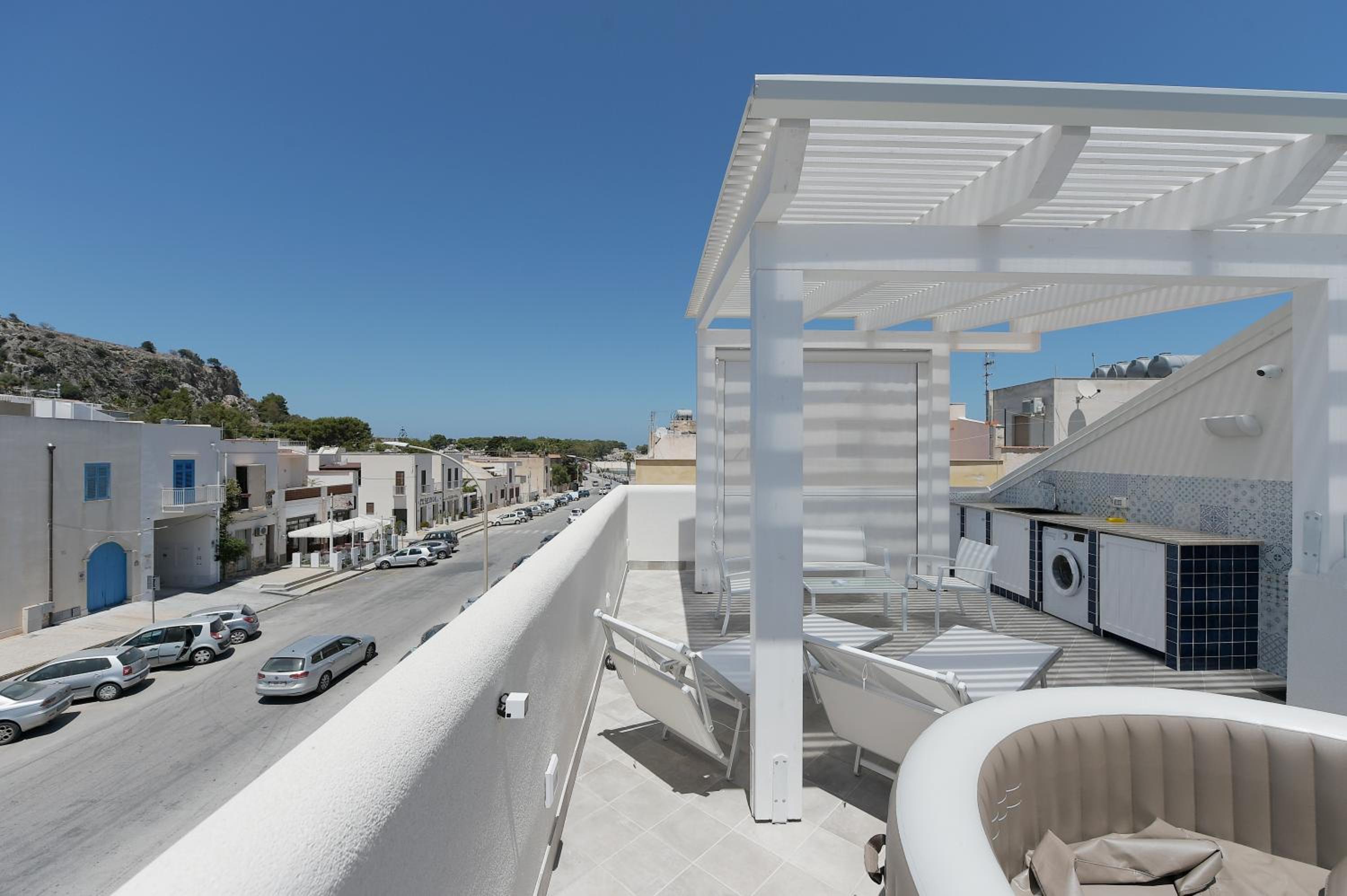 Isule Apartment & Terrace