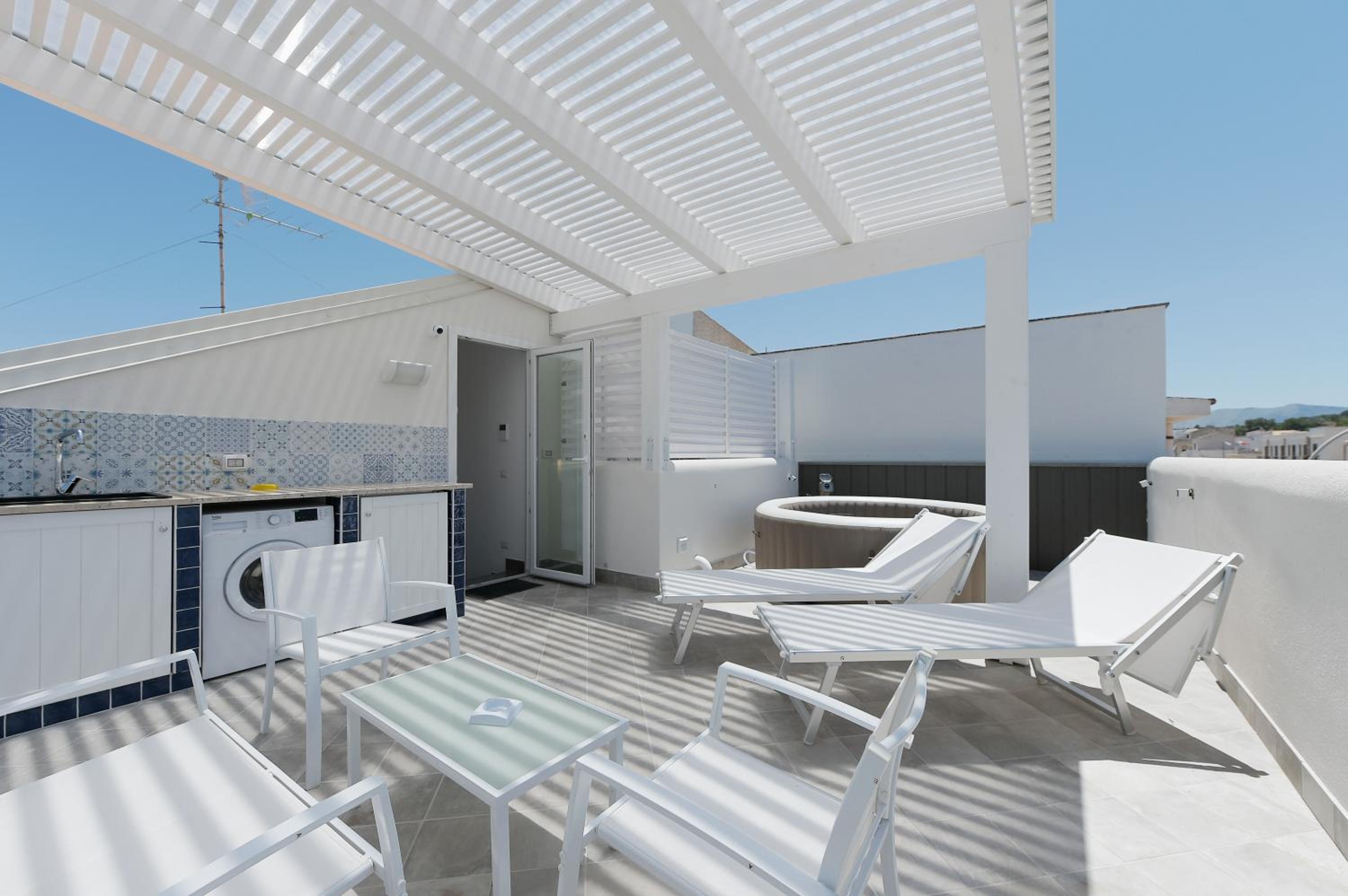 Isule Apartment & Terrace