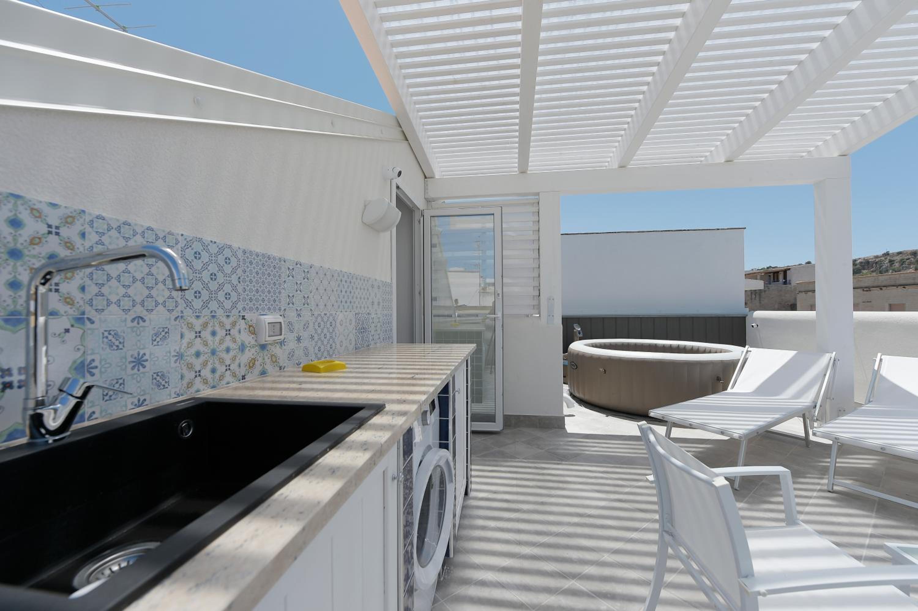 Isule Apartment & Terrace
