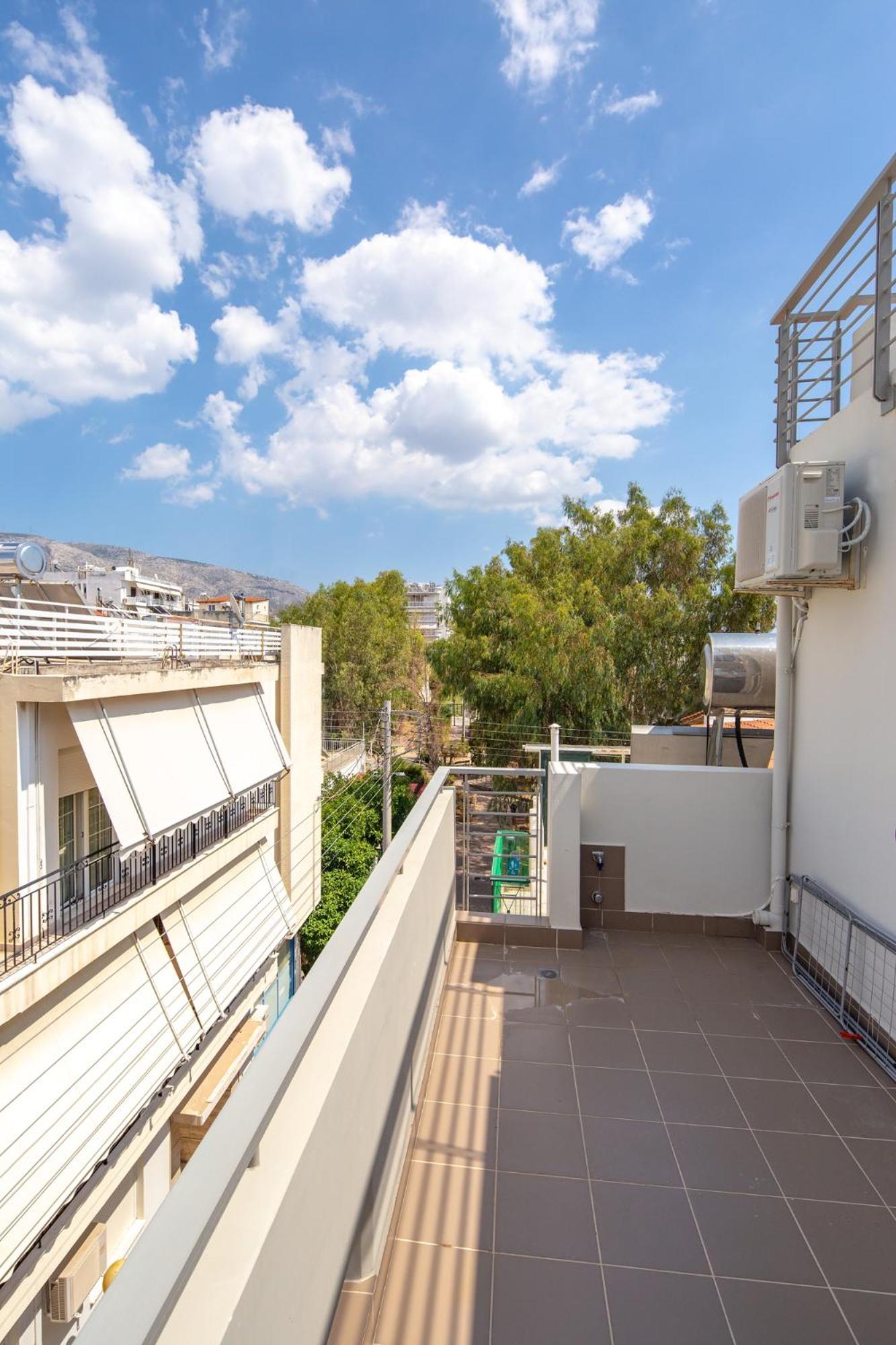 Solon - Deluxe City Center Apartment