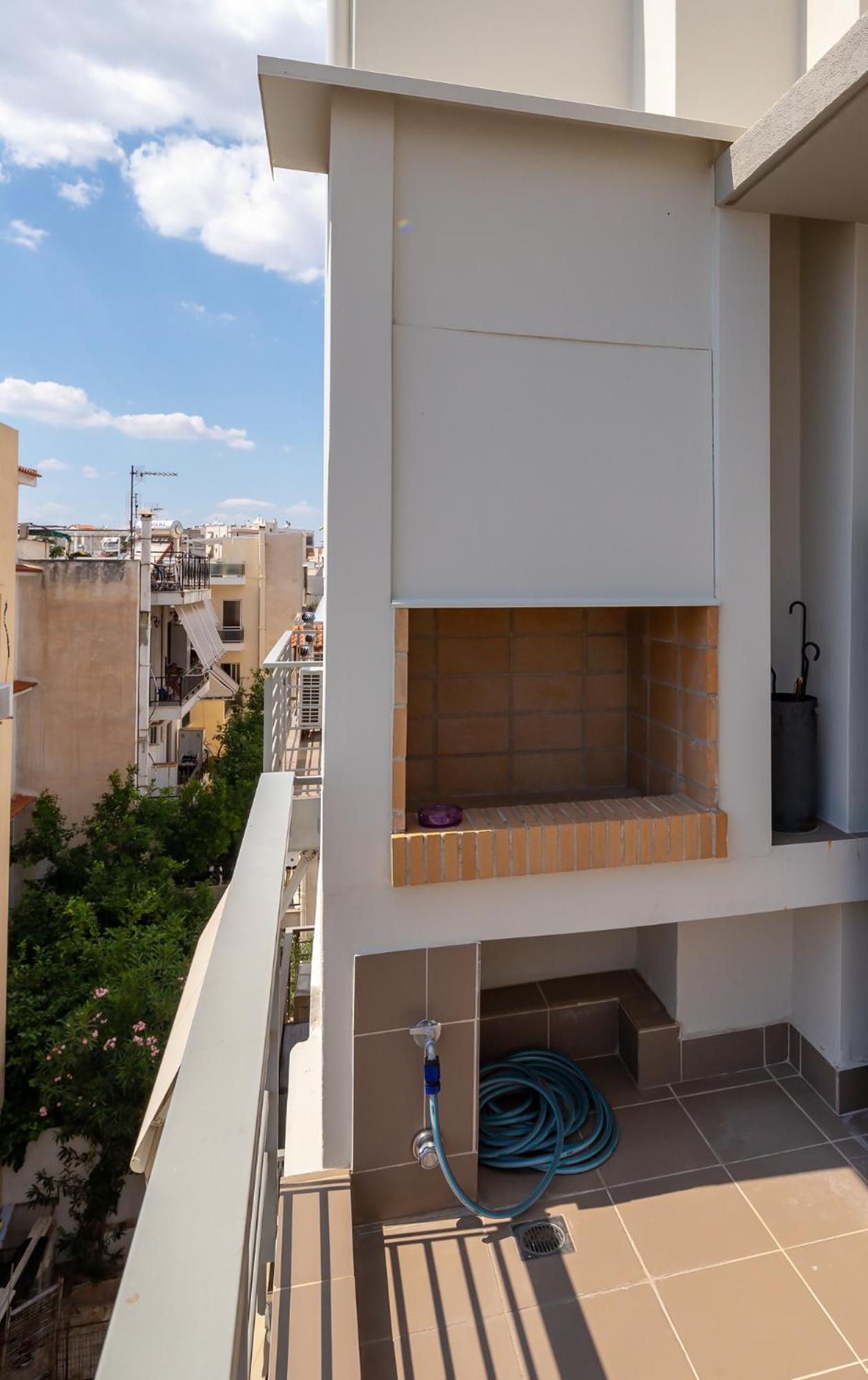 Solon - Deluxe City Center Apartment