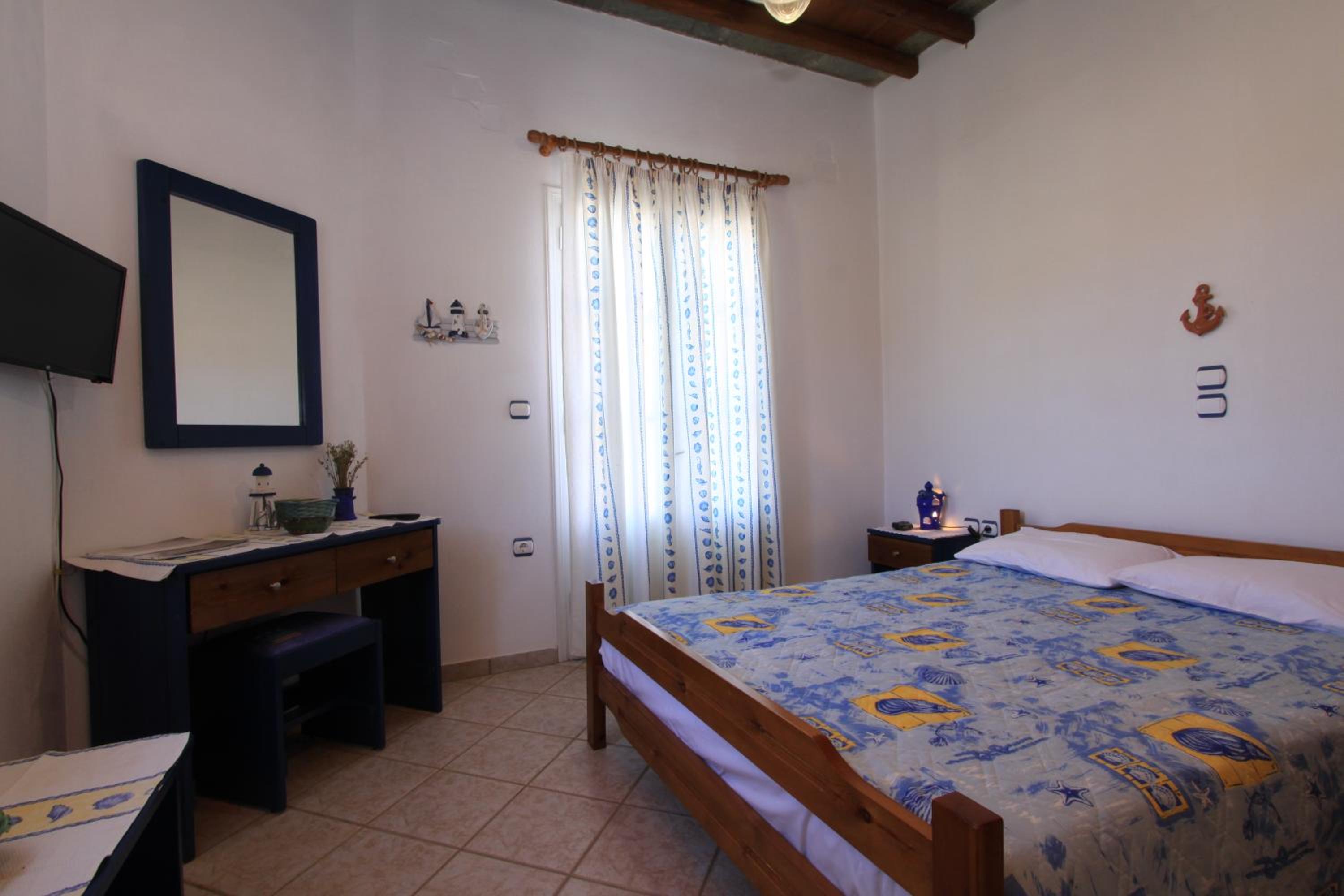 Smaragda Rooms & Studios