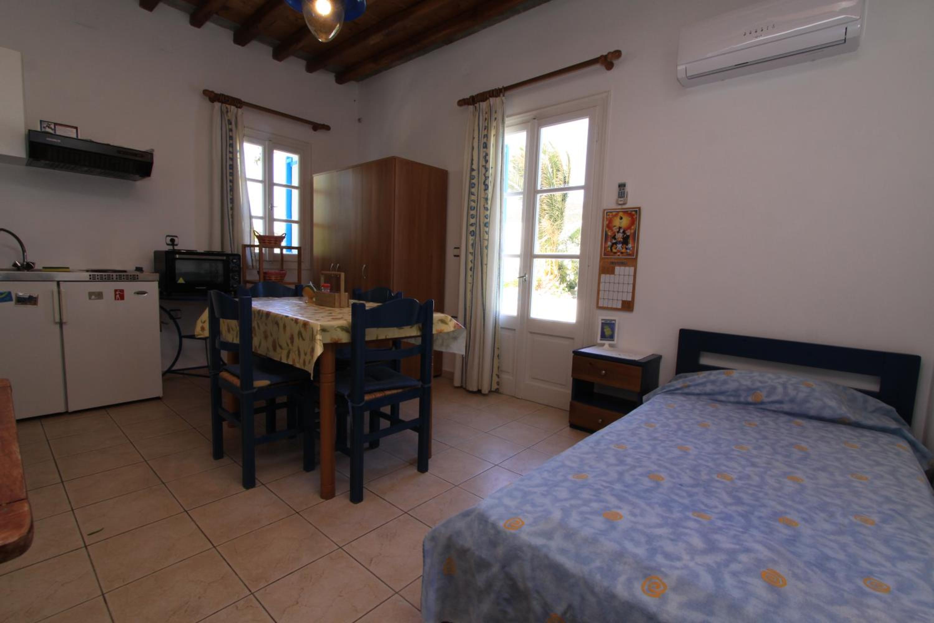 Smaragda Rooms & Studios