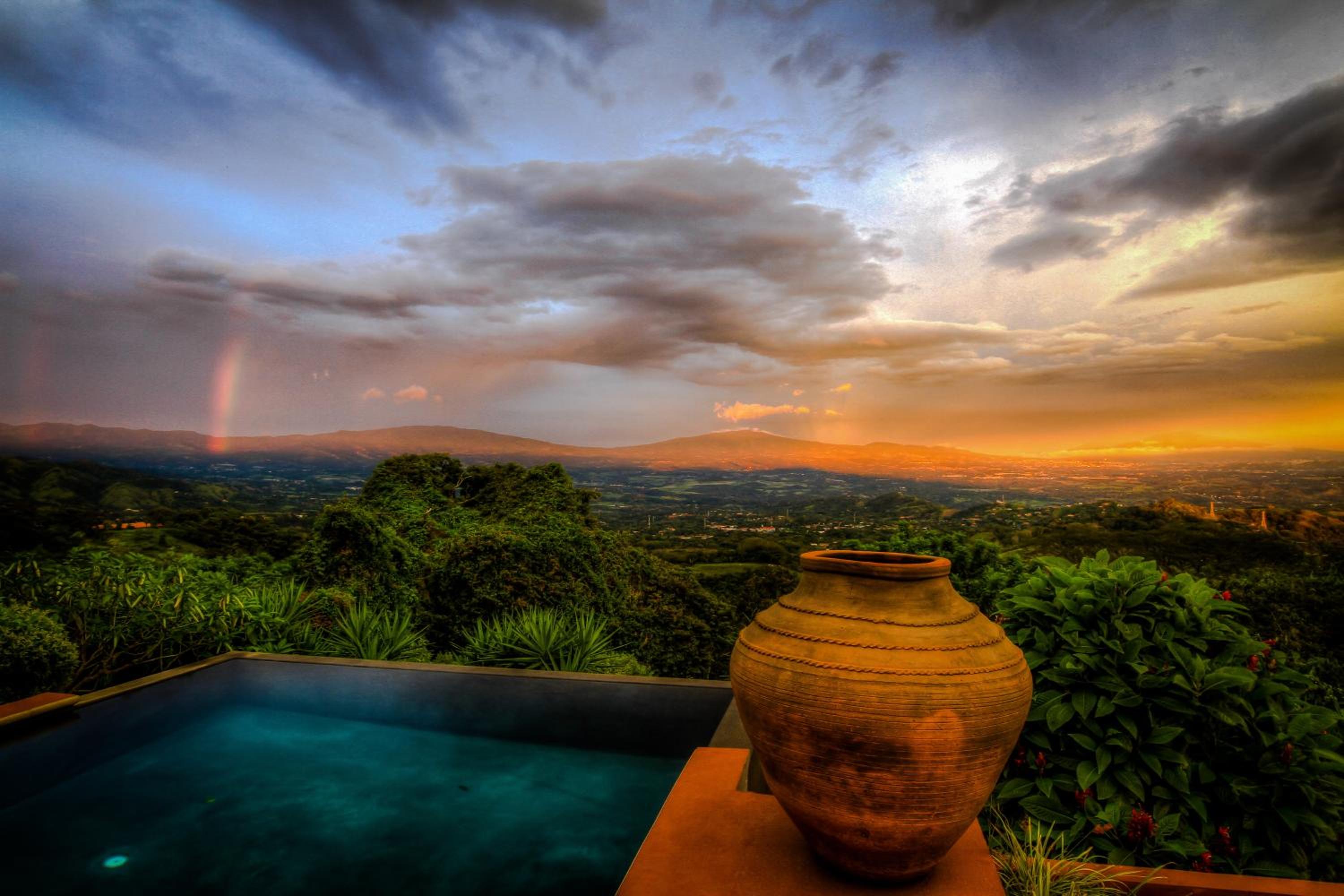 Magic Mountain Views Villa