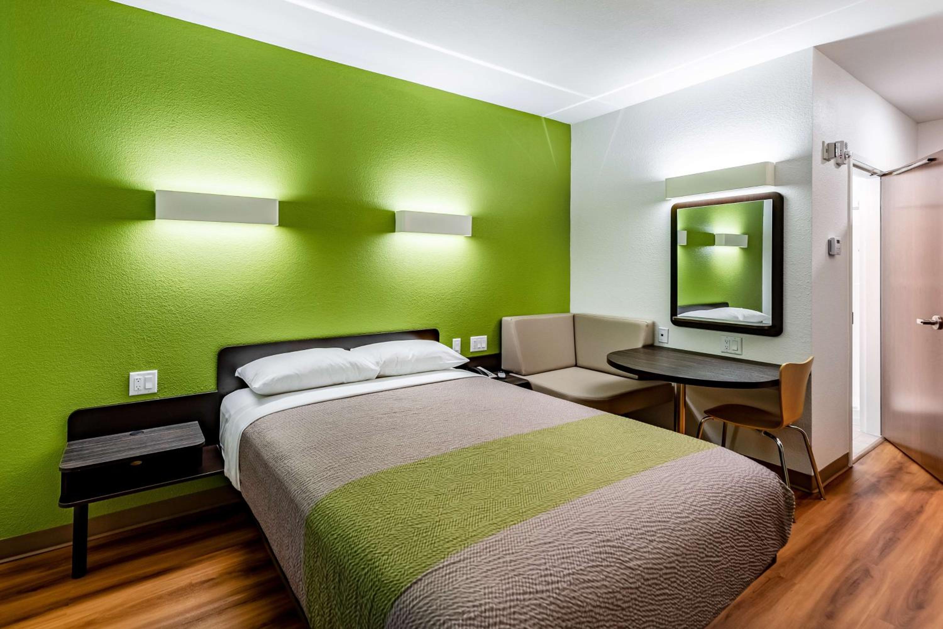 Mankato Vacations - Motel 6-Mankato, MN - Property Image 2