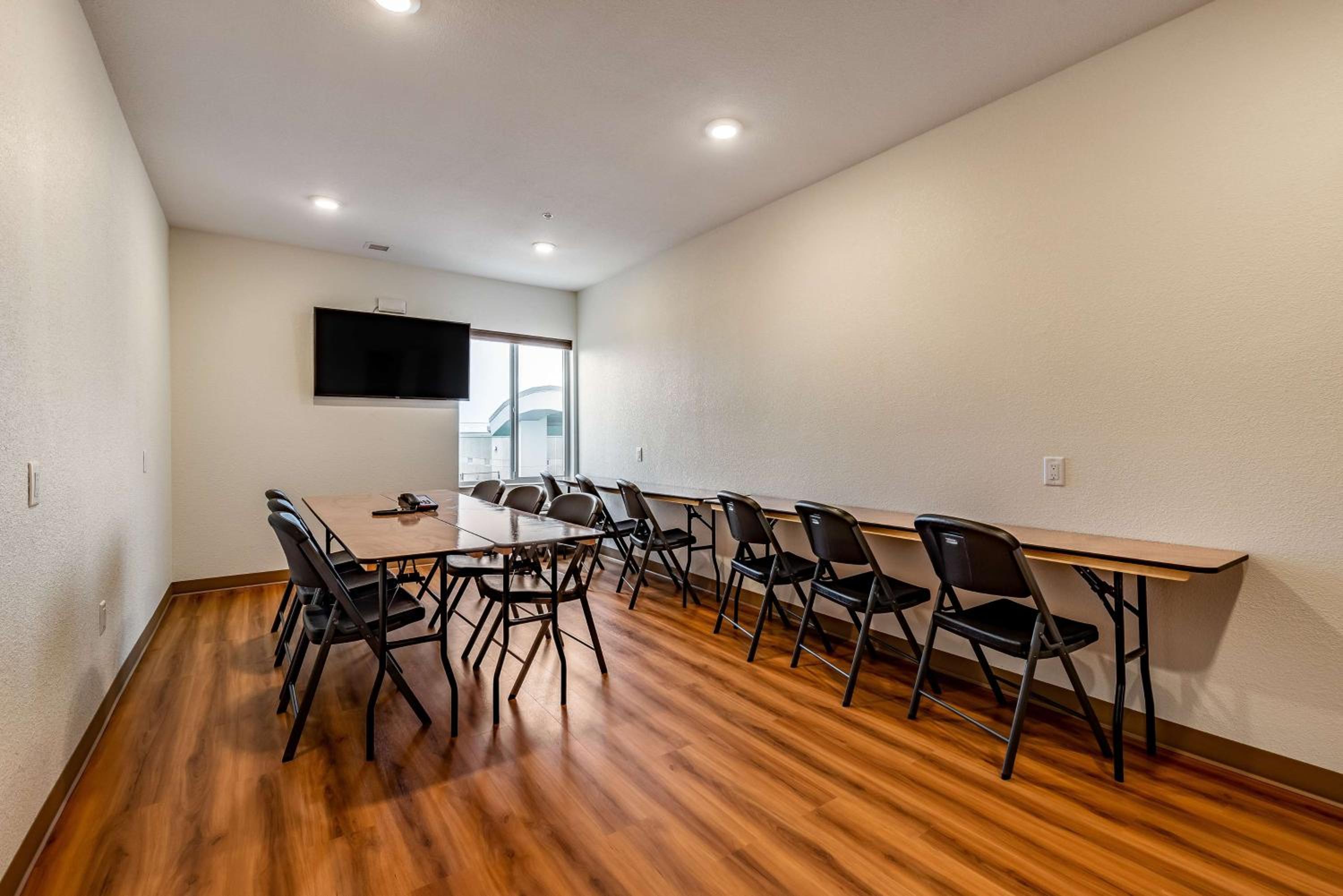 Mankato Vacations - Motel 6-Mankato, MN - Property Image 47