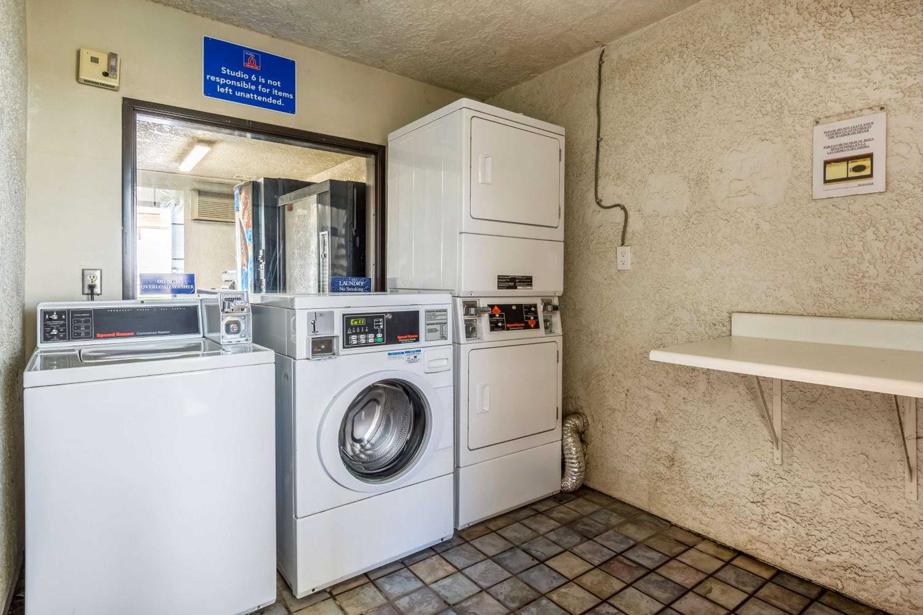 Studio 6-Buttonwillow, CA
